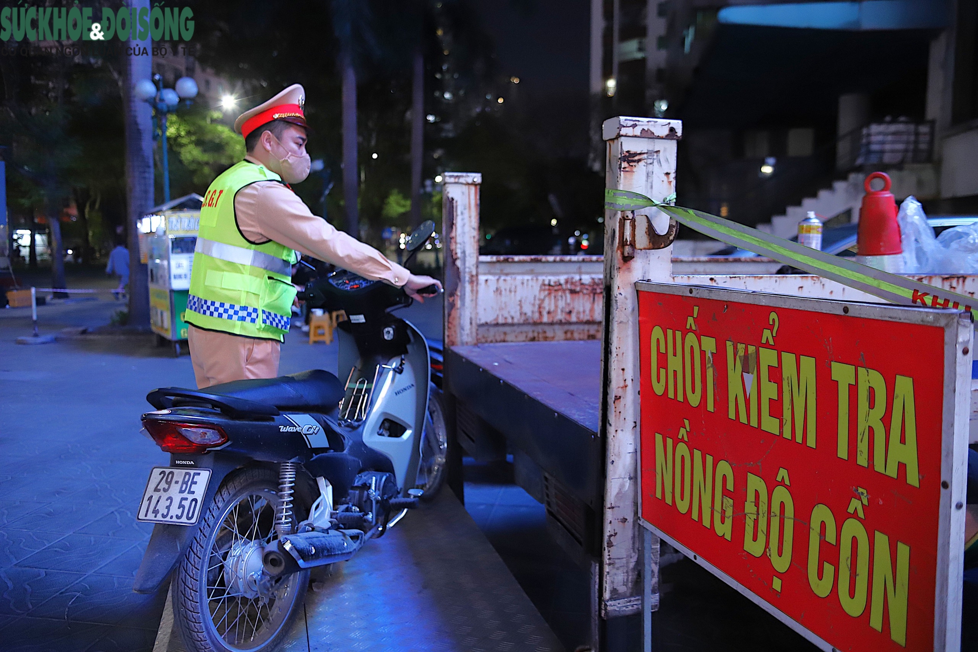 Hà Nội duy trì kiểm soát vi phạm nồng độ cồn, bảo đảm an ninh, an toàn trước ngày bầu cử- Ảnh 2. Hà Nội duy trì kiểm soát vi phạm nồng độ cồn, bảo đảm an ninh, an toàn trước ngày bầu cử- Ảnh 2.