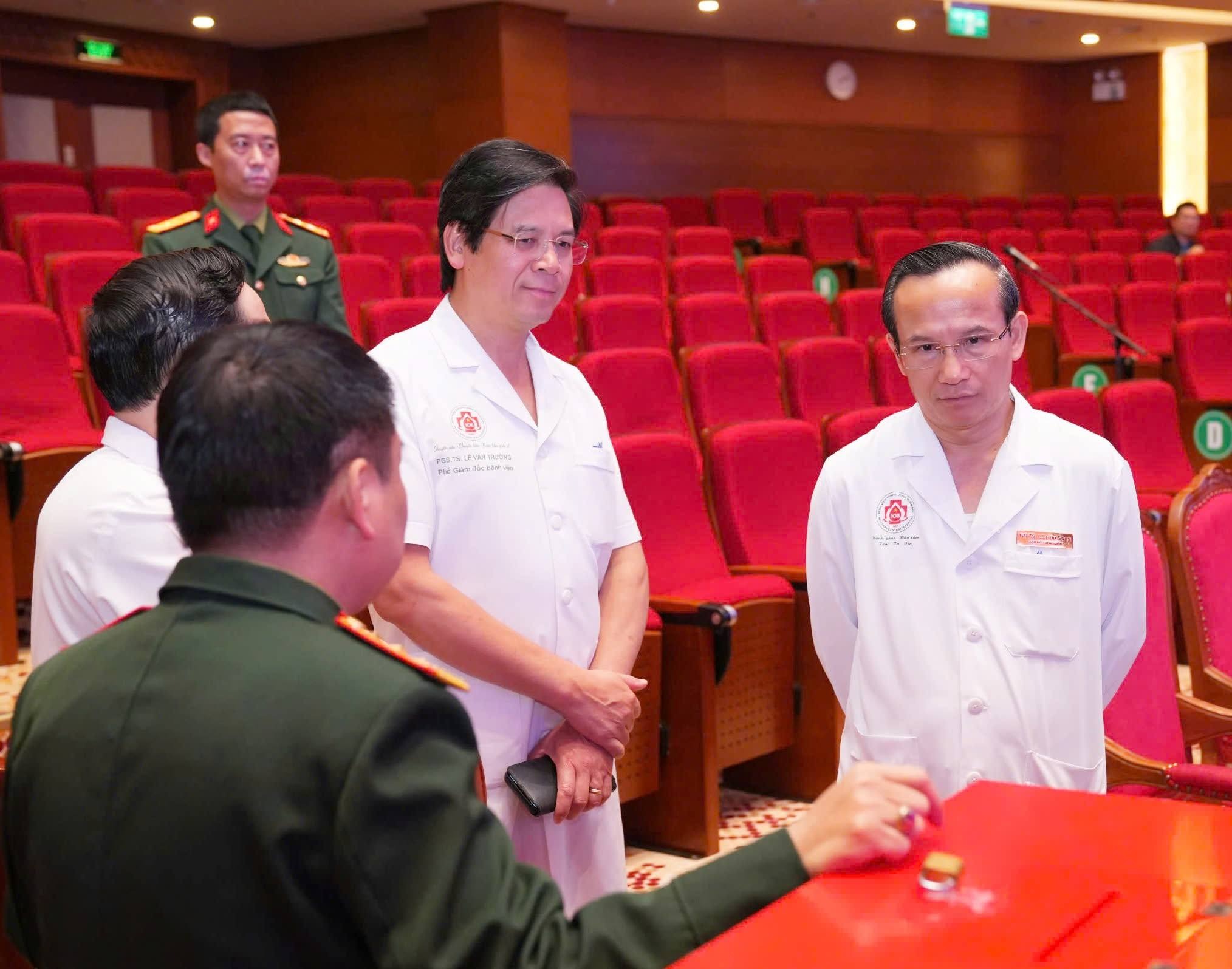 ẢNH: Công tác chuẩn bị bầu cử tại bệnh viện dự kiến có khoảng 3.400 cử tri- Ảnh 1.