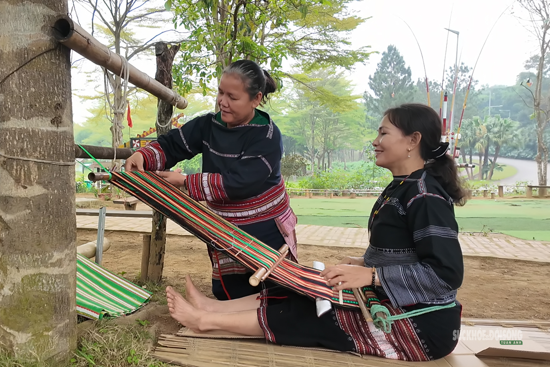 Đồng bào các dân tộc tại Làng Văn hóa háo hức chờ Ngày hội non sông- Ảnh 5. Đồng bào các dân tộc tại Làng Văn hóa háo hức chờ Ngày hội non sông- Ảnh 5.