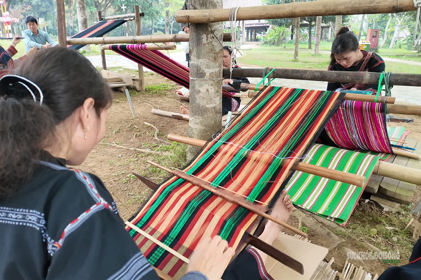 Đồng bào các dân tộc tại Làng Văn hóa háo hức chờ Ngày hội non sông- Ảnh 13. Đồng bào các dân tộc tại Làng Văn hóa háo hức chờ Ngày hội non sông- Ảnh 13.