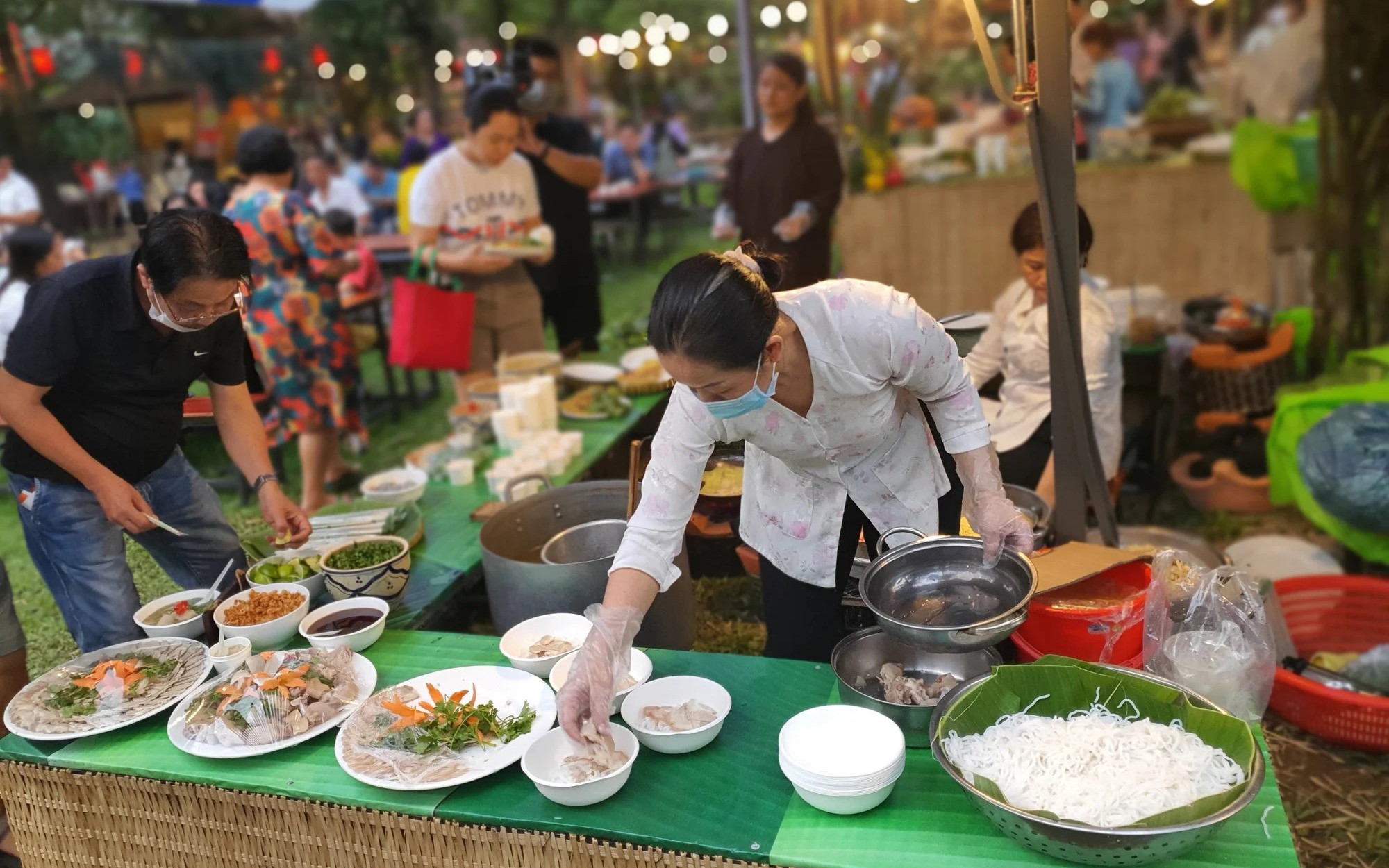 9 lời khuyên thiết thực để ăn uống lành mạnh mùa lễ hội- Ảnh 2. 4 cách phòng ngừa rối loạn tiêu hóa mùa lễ hội