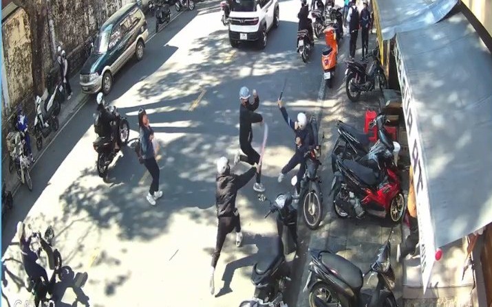 ‘Giải cứu’ vỉa hè, trả lại không gian an toàn trước cổng trường học- Ảnh 9.