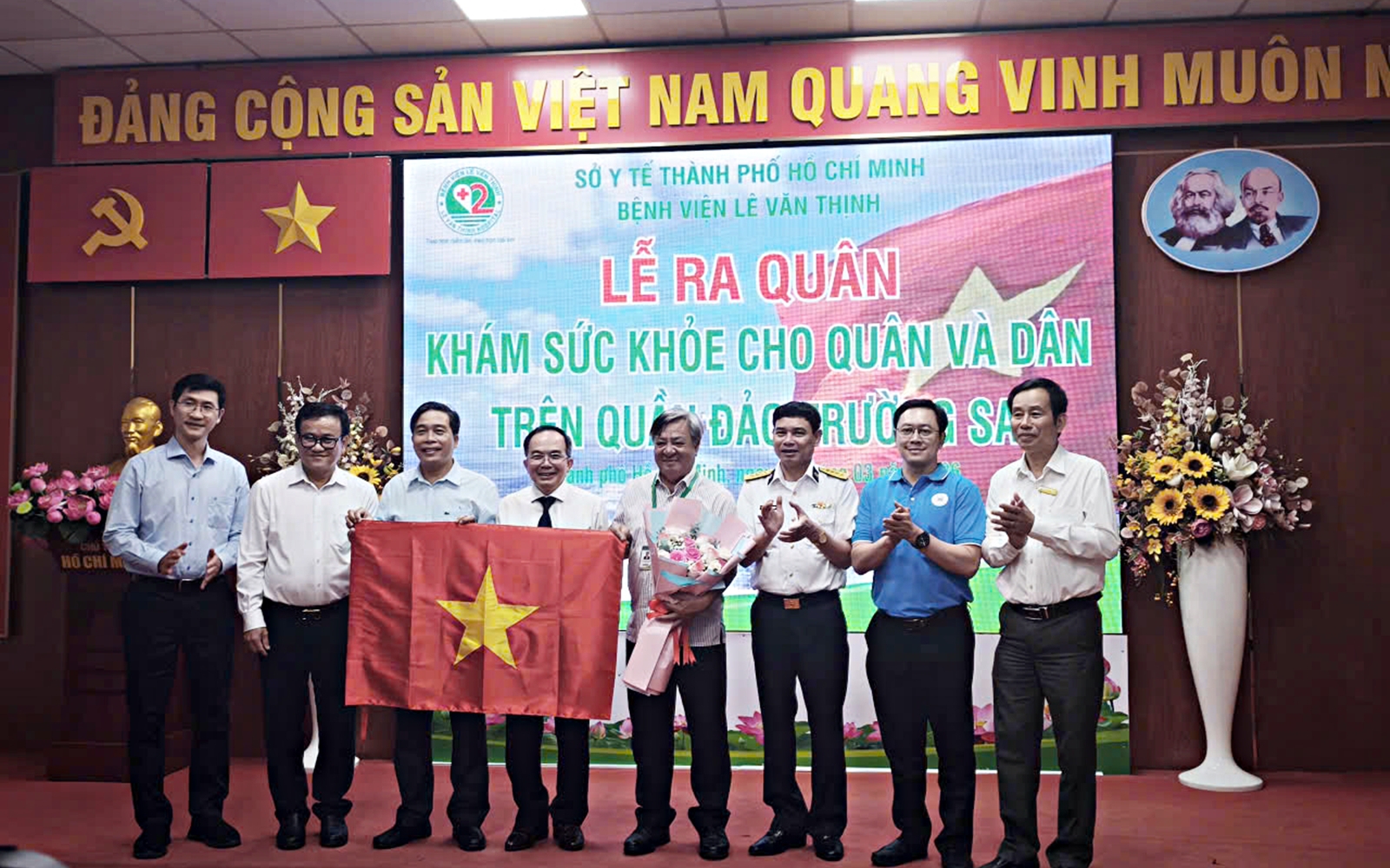 65 y, bác sĩ TPHCM ra Trường Sa chăm sóc sức khỏe cho quân và dân- Ảnh 10.