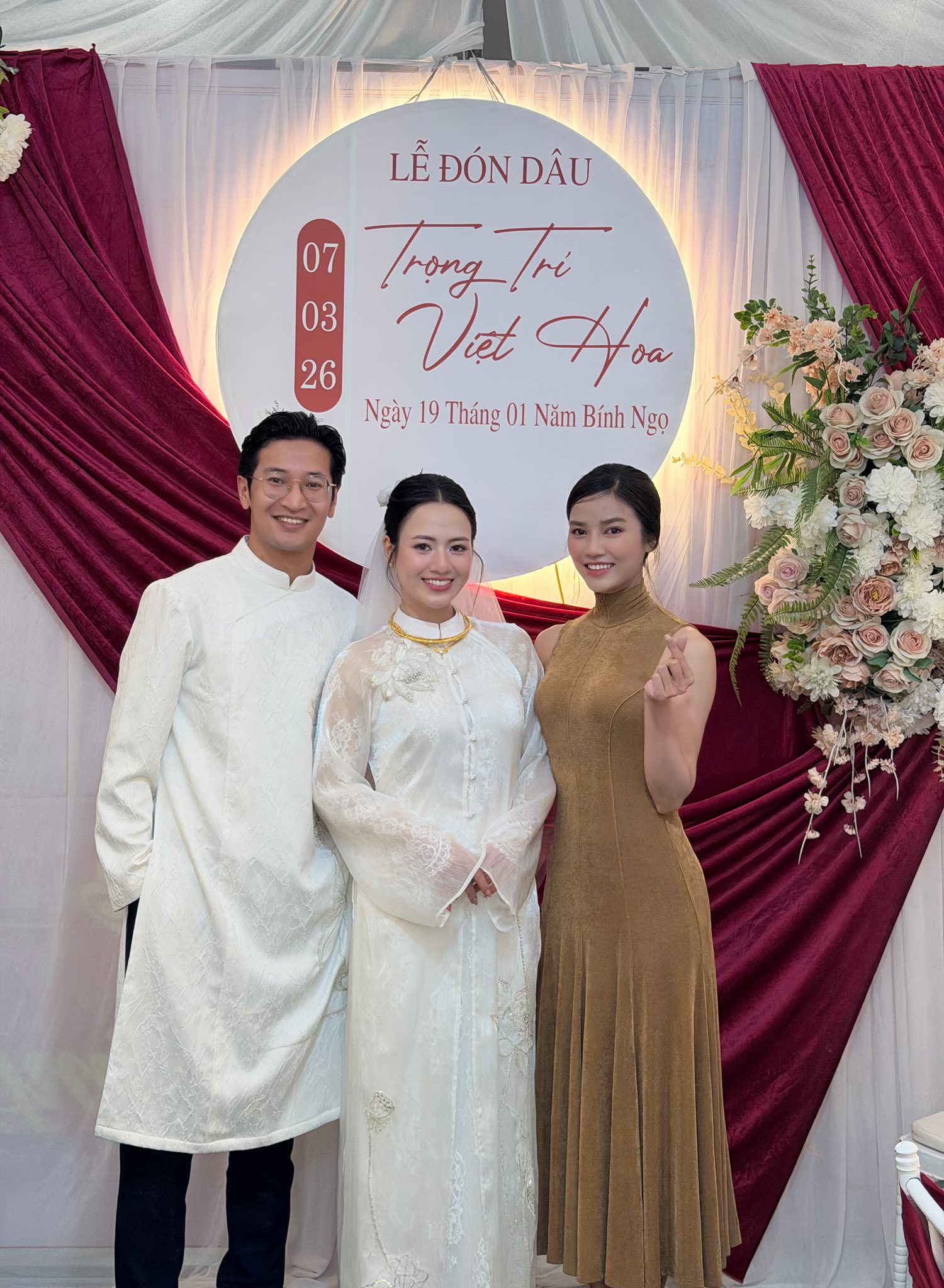 Chuyện tình 9 năm đầy lãng mạn của cặp đôi diễn viên phim giờ vàng VTV- Ảnh 1.