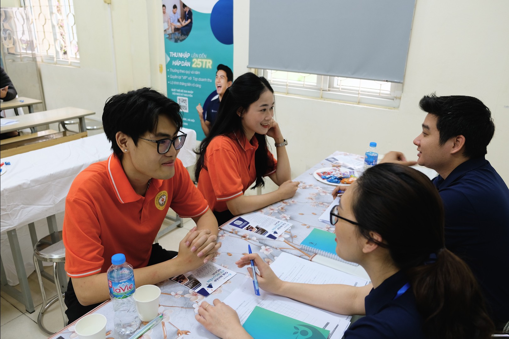 Kết nối việc làm, định hướng nghề nghiệp ngay khi đang đi học cho sinh viên y dược- Ảnh 2.