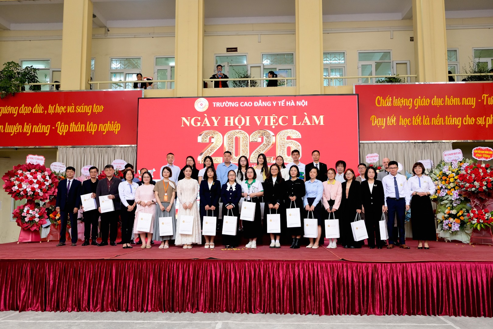 Kết nối việc làm, định hướng nghề nghiệp ngay khi đang đi học cho sinh viên y dược- Ảnh 3.