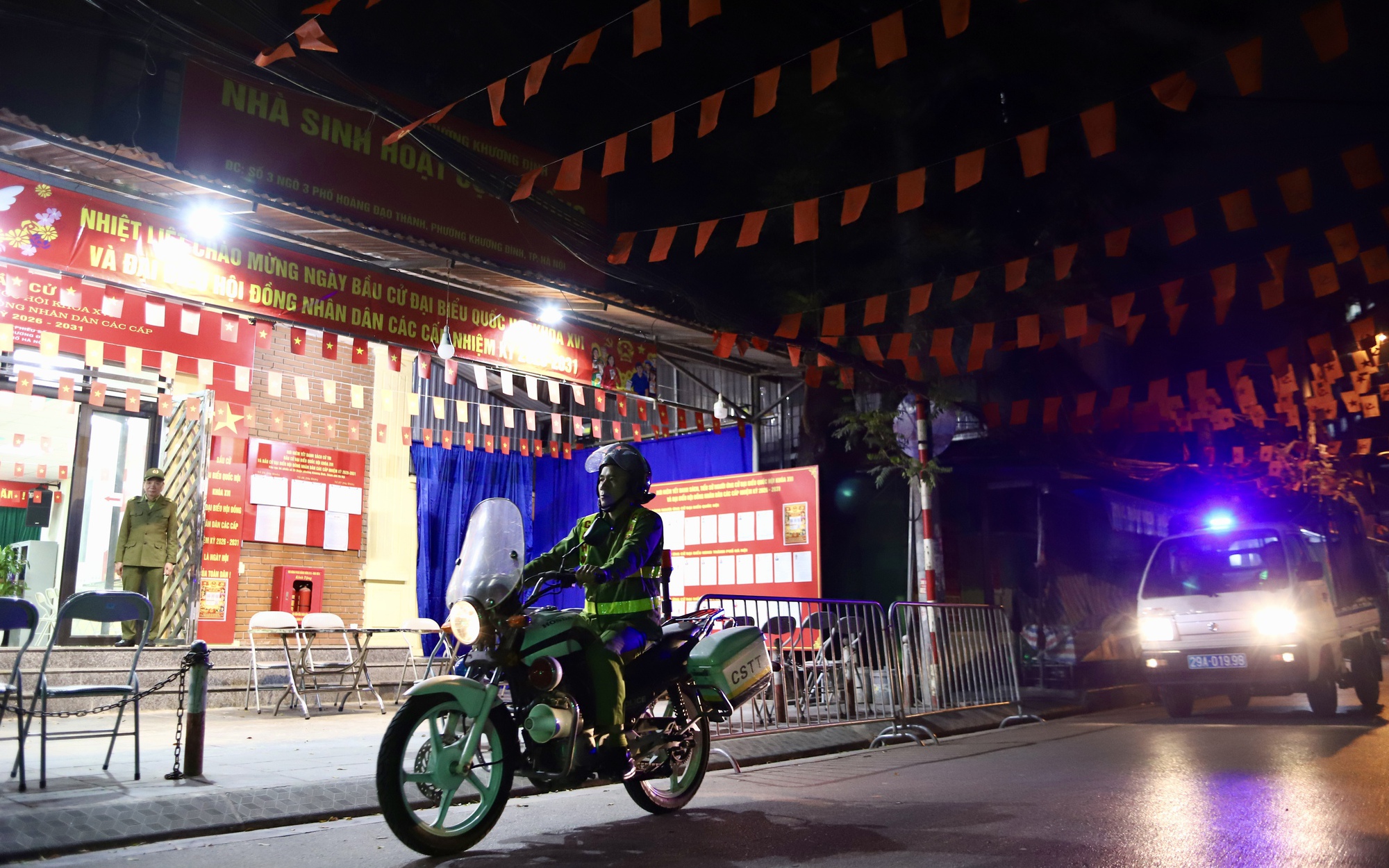 Trước giờ bầu cử: Công an Hà Nội 