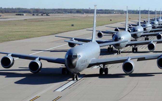 Máy bay KC-135 Mỹ chằng chịt vết đạn sau trận đánh của Iran?- Ảnh 2. Máy bay KC-135 Mỹ chằng chịt vết đạn sau trận đánh của Iran?- Ảnh 2.