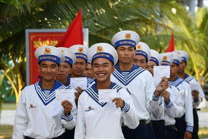 Lựa chọn mở đầu nhiệm kỳ mới- Ảnh 1. Lựa chọn mở đầu nhiệm kỳ mới- Ảnh 1.