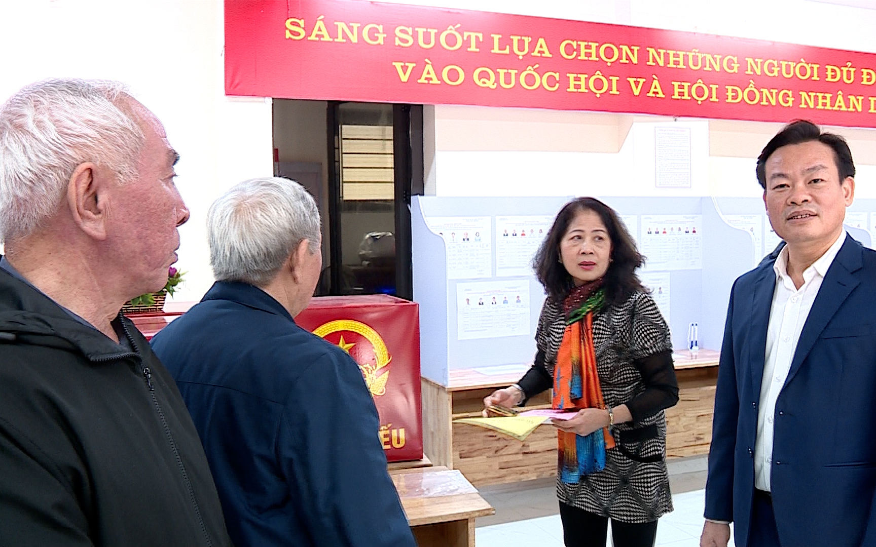 Những lá phiếu đặc biệt nơi giường bệnh- Ảnh 1.