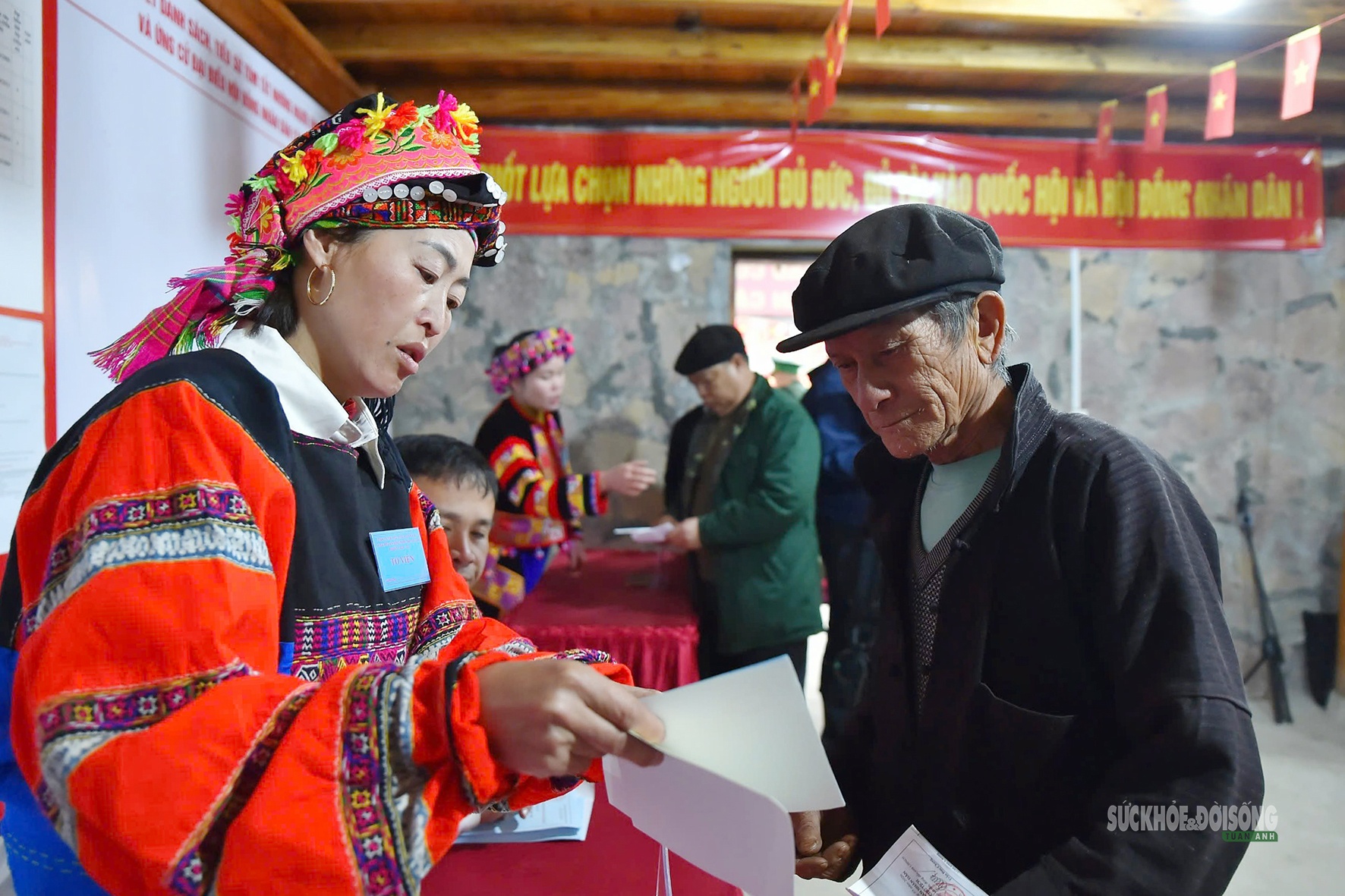 Sắc màu dân tộc rạng rỡ trong ngày hội non sông ở Lô Lô Chải- Ảnh 4.