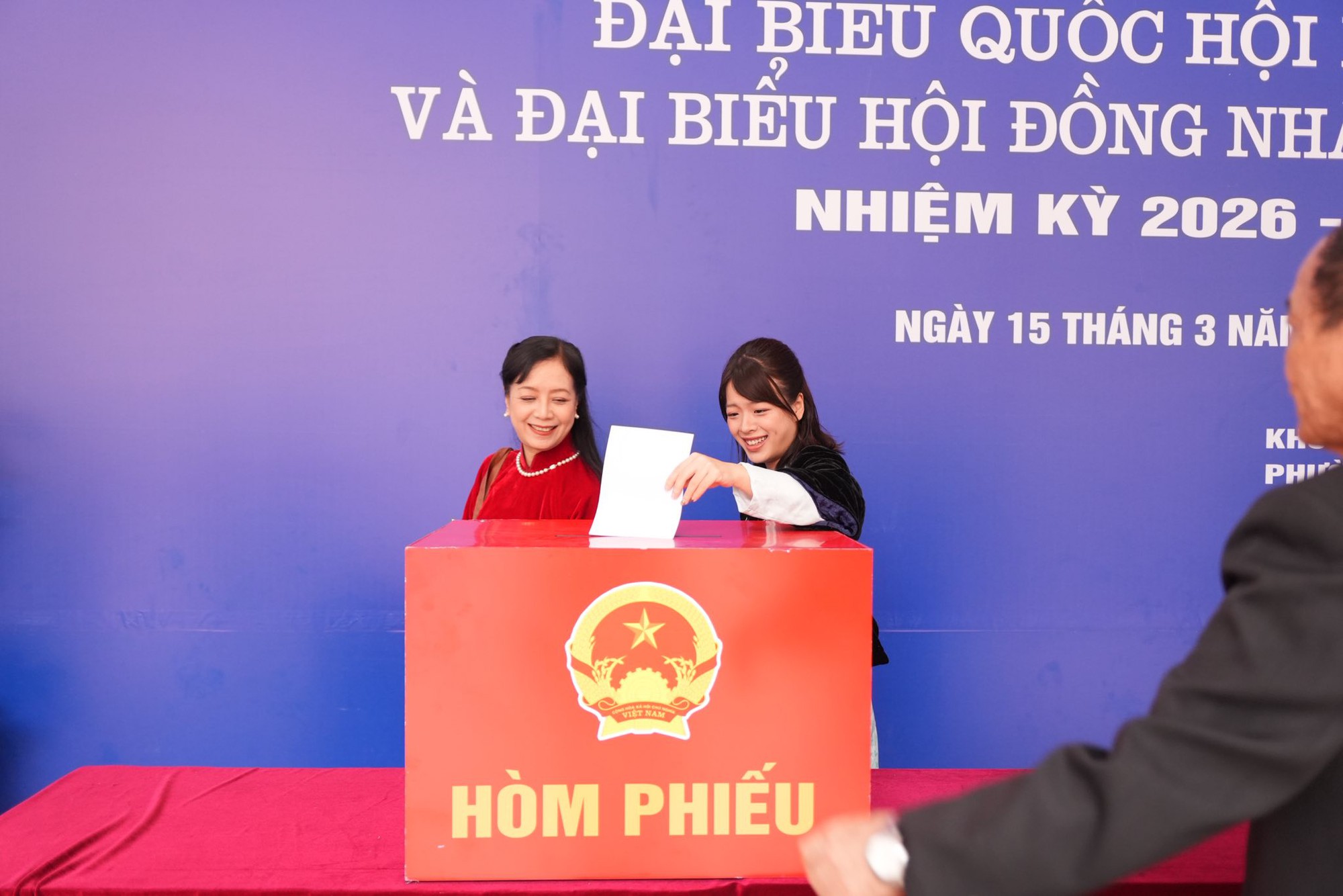 Vợ chồng NSƯT Chiều Xuân gây chú ý- Ảnh 4.