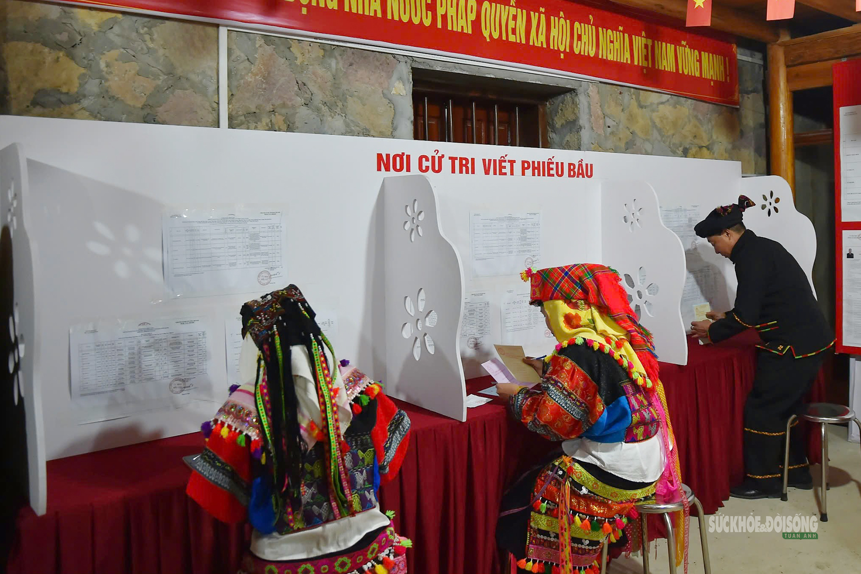 Sắc màu dân tộc rạng rỡ trong ngày hội non sông ở Lô Lô Chải- Ảnh 5.