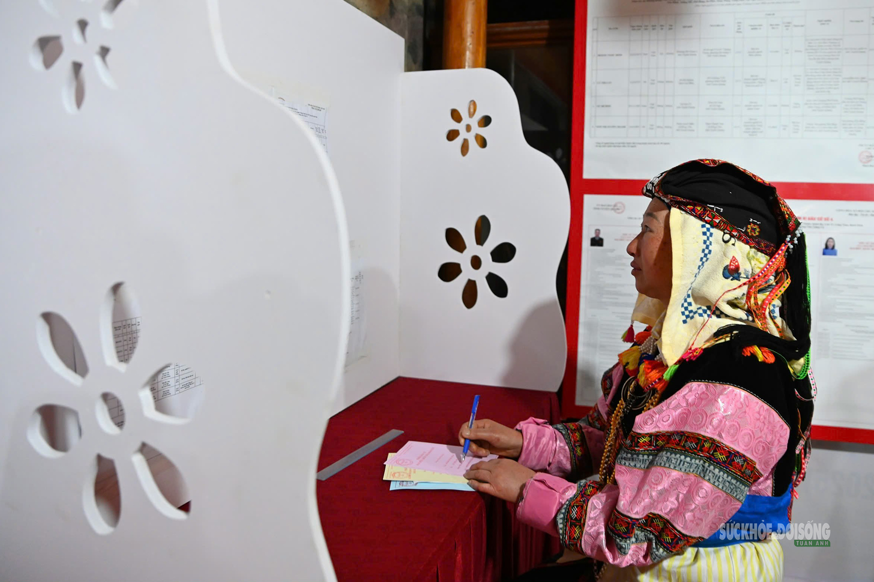 Sắc màu dân tộc rạng rỡ trong ngày hội non sông ở Lô Lô Chải- Ảnh 6.