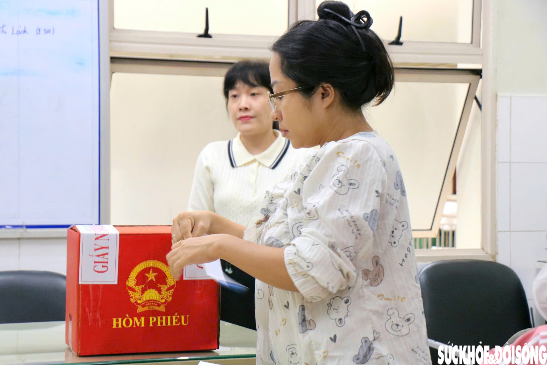 Những cử tri tại điểm bầu cử đặc biệt gửi gắm niềm tin qua từng lá phiếu- Ảnh 10.