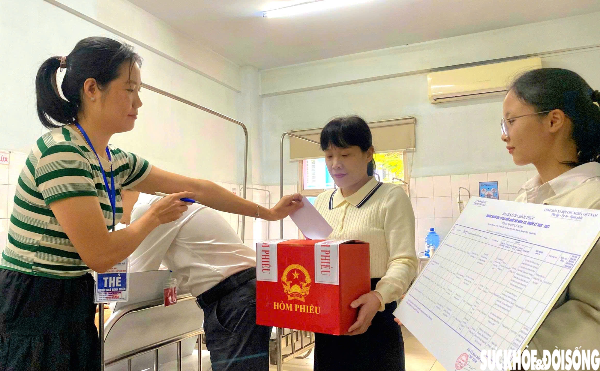 Những cử tri tại điểm bầu cử đặc biệt gửi gắm niềm tin qua từng lá phiếu- Ảnh 7.