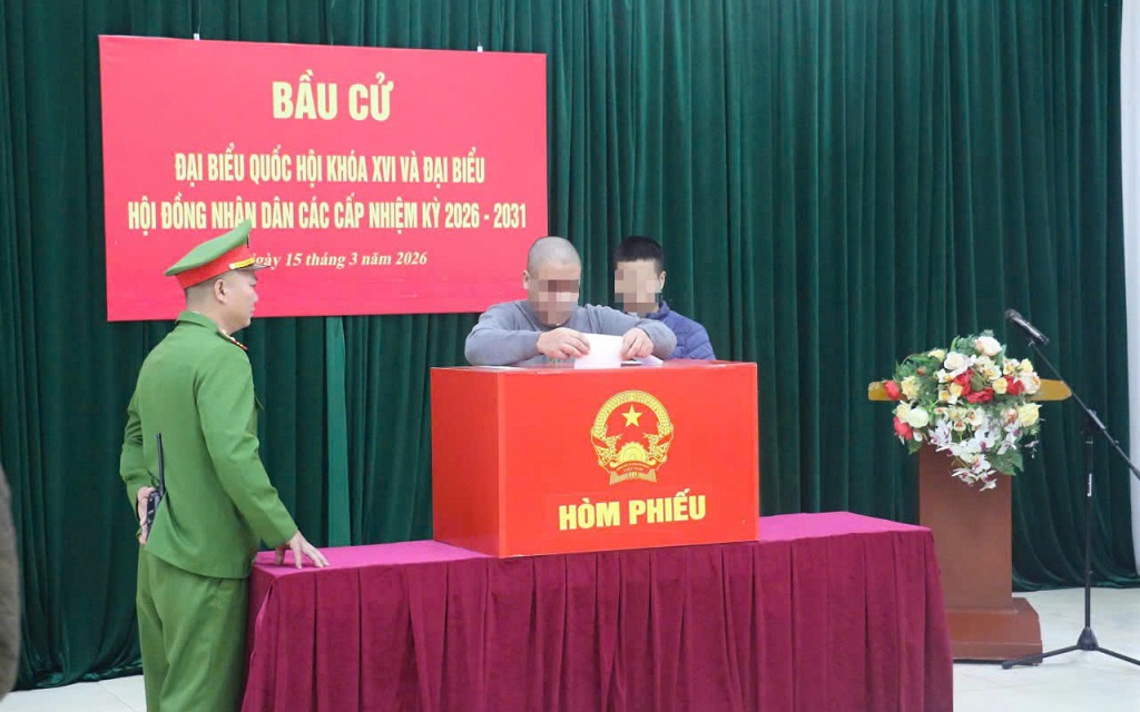 Những hòm phiếu đặc biệt trong ngày hội bầu cử ở Quảng Ninh- Ảnh 11.