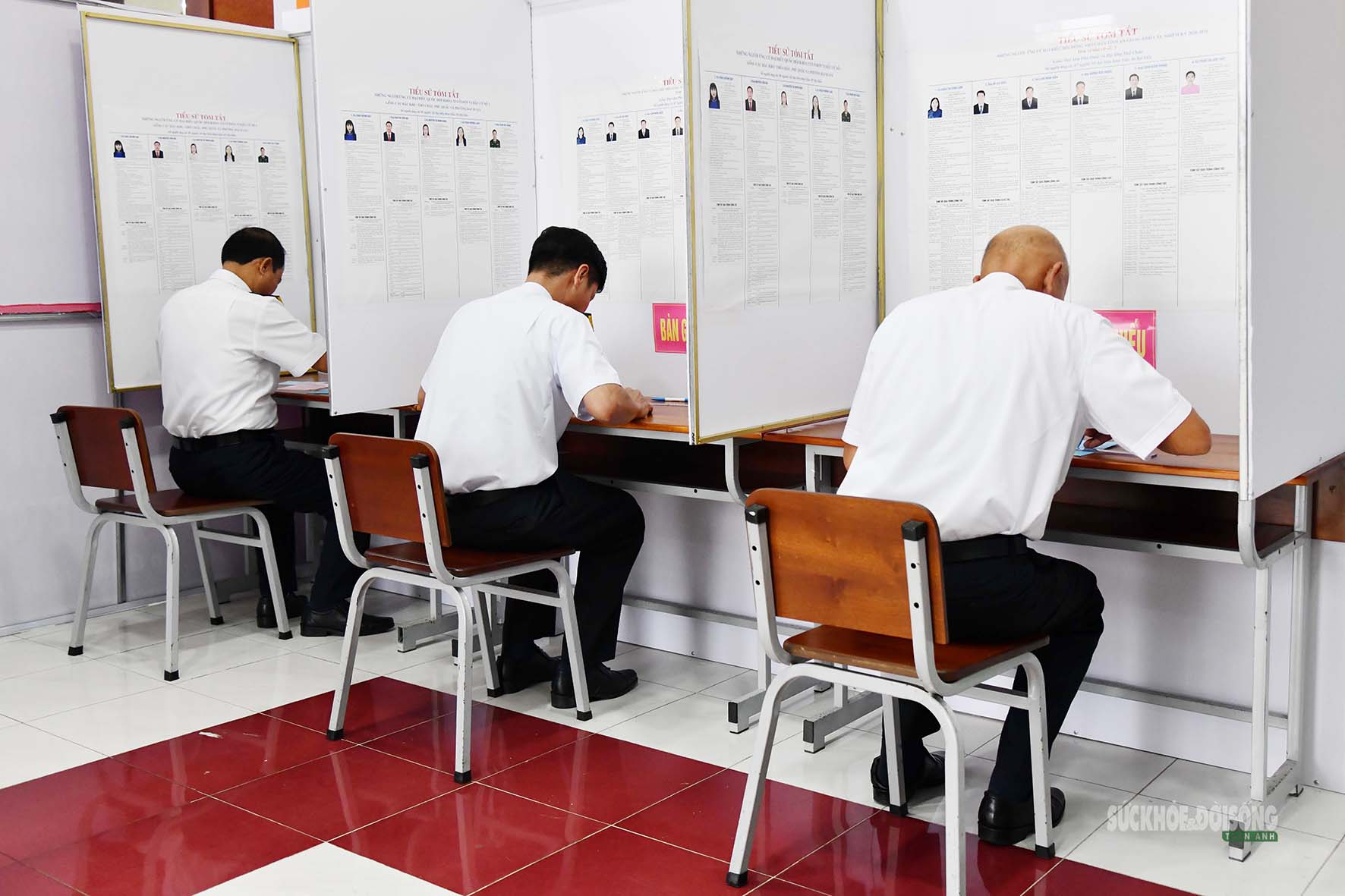 Lá phiếu giữa trùng khơi, chắc tay súng giữ biển trời Tổ quốc- Ảnh 8.