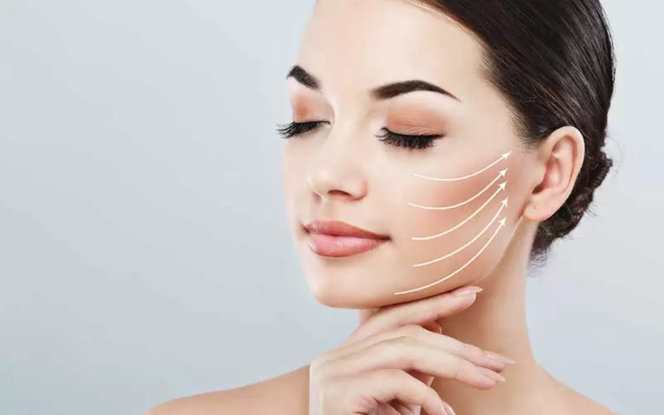 4 bài tập đơn giản khắc phục tình trạng chảy xệ và nếp nhăn vùng cổ- Ảnh 5. 4 bài tập đơn giản khắc phục tình trạng chảy xệ và nếp nhăn vùng cổ- Ảnh 5.