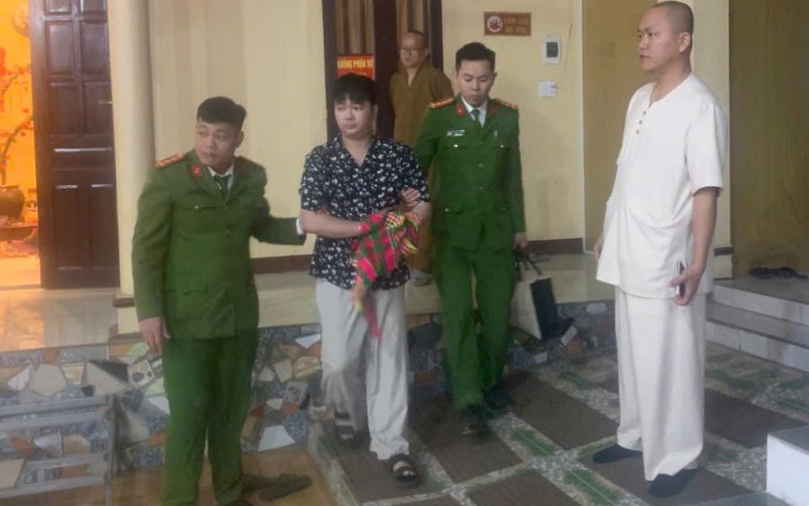 Bắt đối tượng lừa đảo hàng trăm triệu đồng của các nhà sư