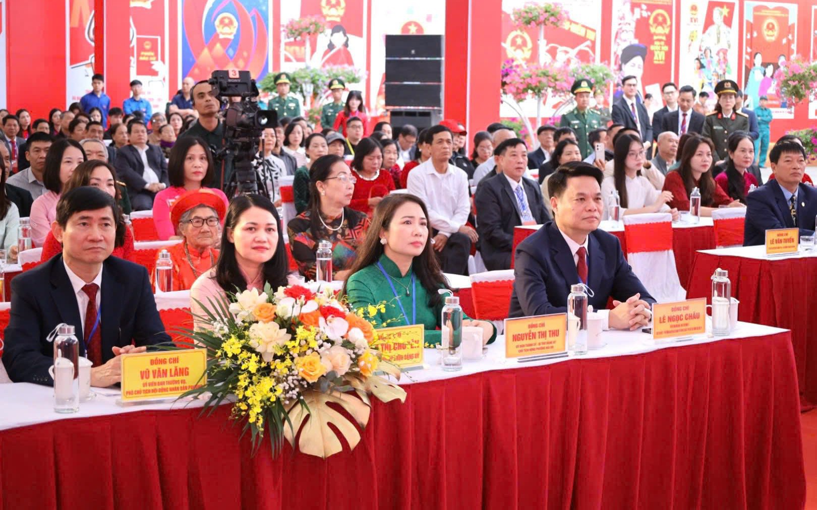 Thủ tướng Chính phủ Lê Minh Hưng tiếp xúc cử tri tại TP Hải Phòng- Ảnh 5.