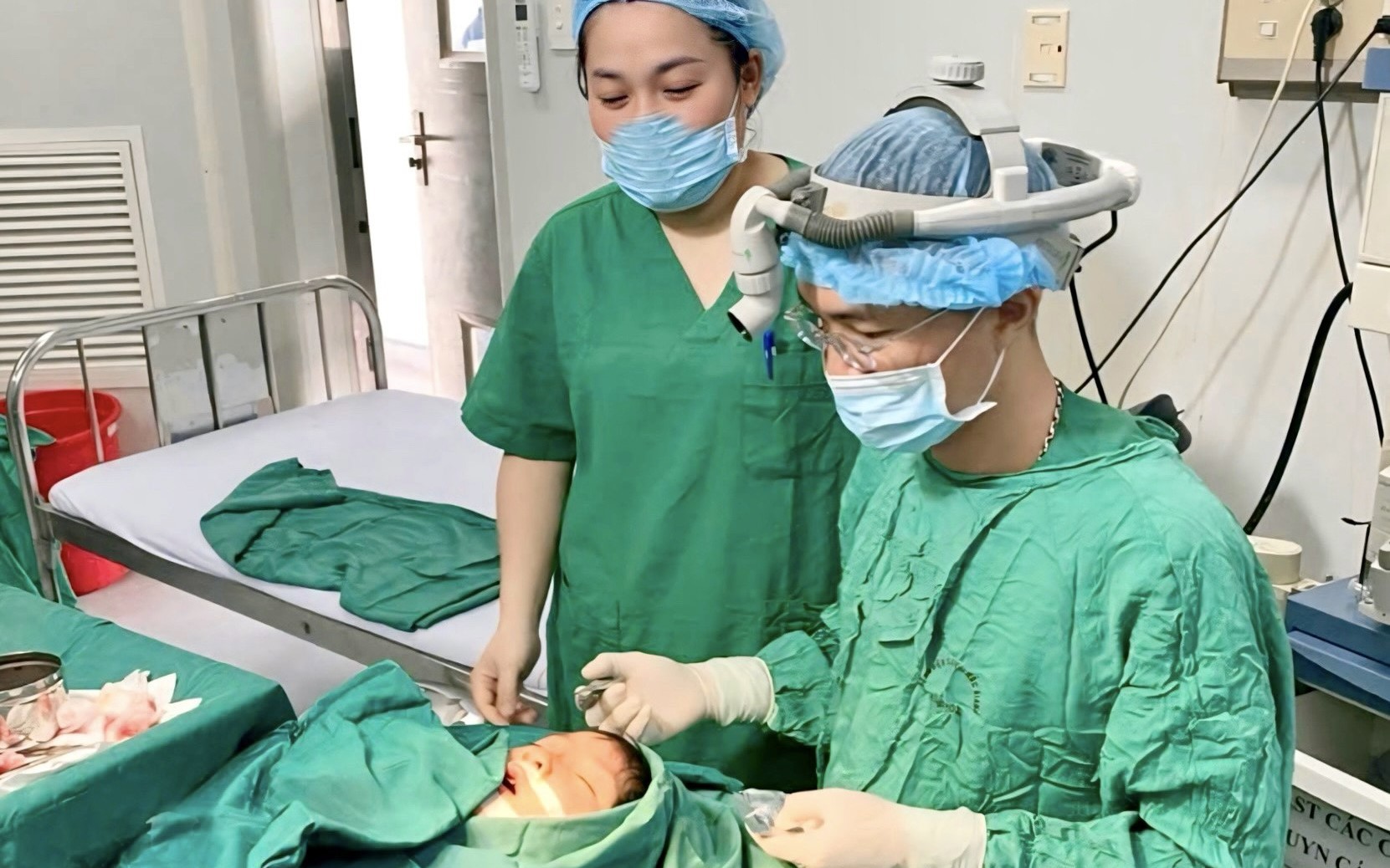 Sản phụ co giật liên tục sau sinh mổ do thiếu magie- Ảnh 2. Sản phụ co giật liên tục sau sinh mổ do thiếu magie- Ảnh 2.