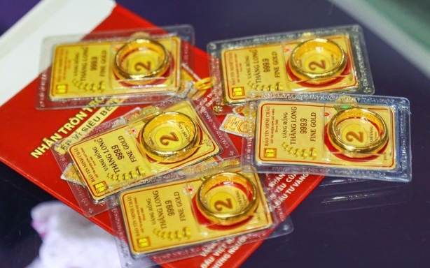 Chốt giá vàng hôm nay ngày 16/3 biến động rất lạ