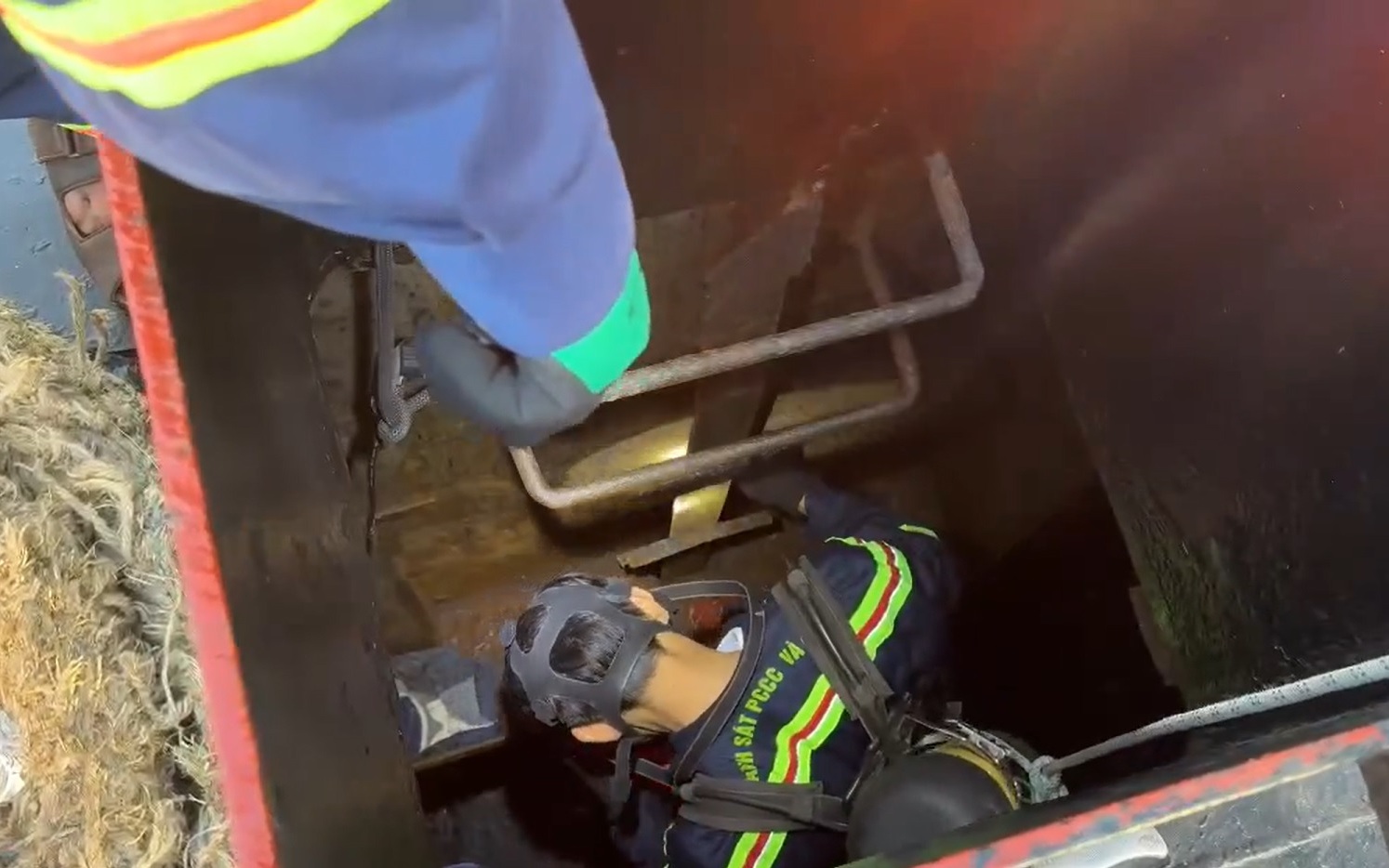 Tai nạn trên tàu chở hàng khiến 3 người tử vong nghi do điện giật