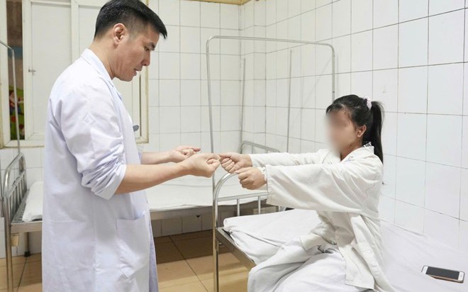 Cấp cứu kịp thời, nữ công nhân 23 tuổi thoát cửa tử sau đột quỵ nhồi máu não