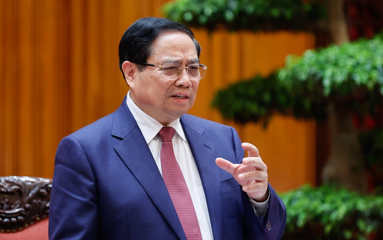 Thủ tướng: Không để thiếu hụt xăng dầu trong bất cứ hoàn cảnh nào