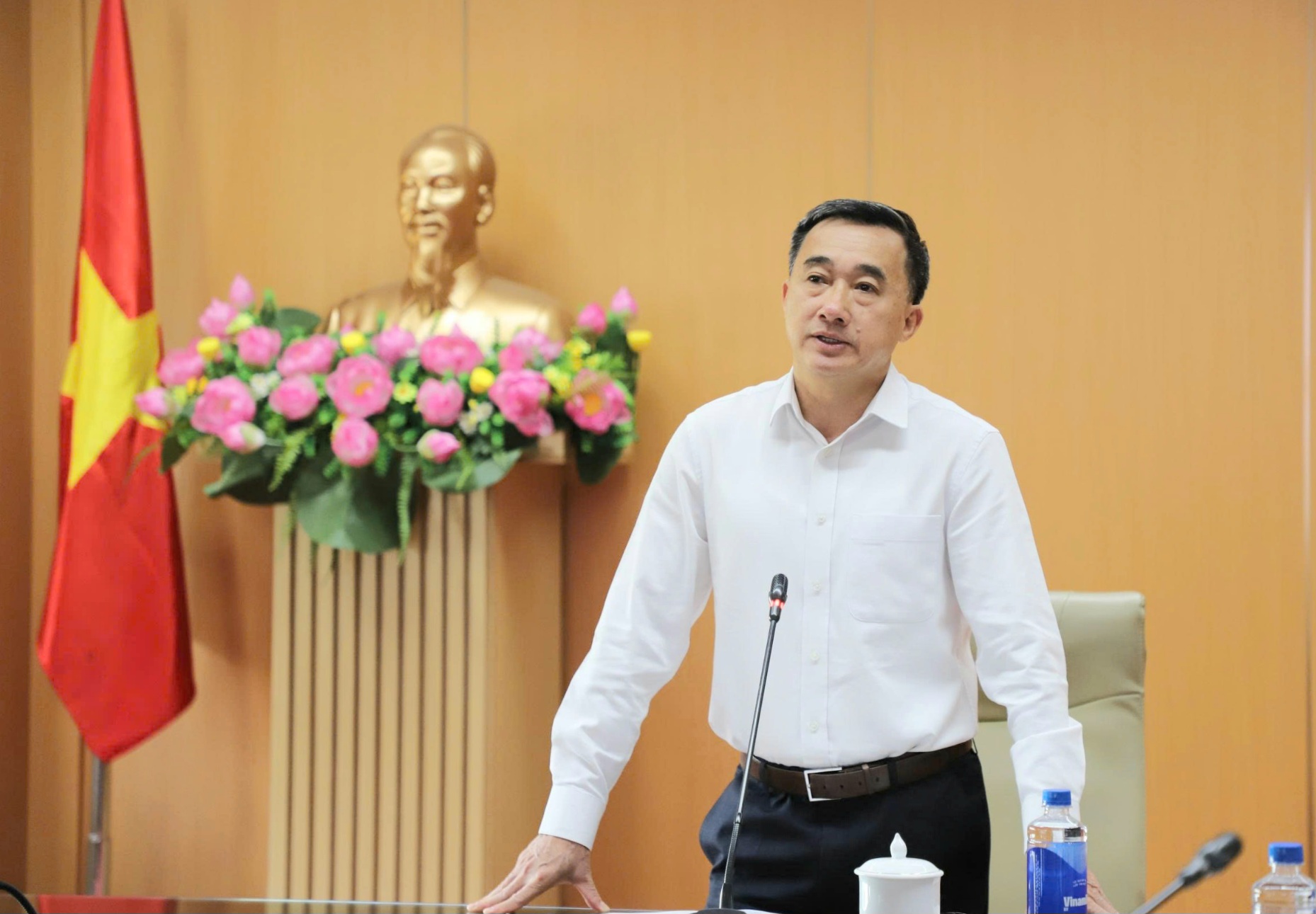 Bộ Y tế đề xuất tiếp tục cắt giảm thủ tục hành chính về khám chữa bệnh- Ảnh 1. Bộ Y tế đề xuất tiếp tục cắt giảm thủ tục hành chính về khám chữa bệnh- Ảnh 1.