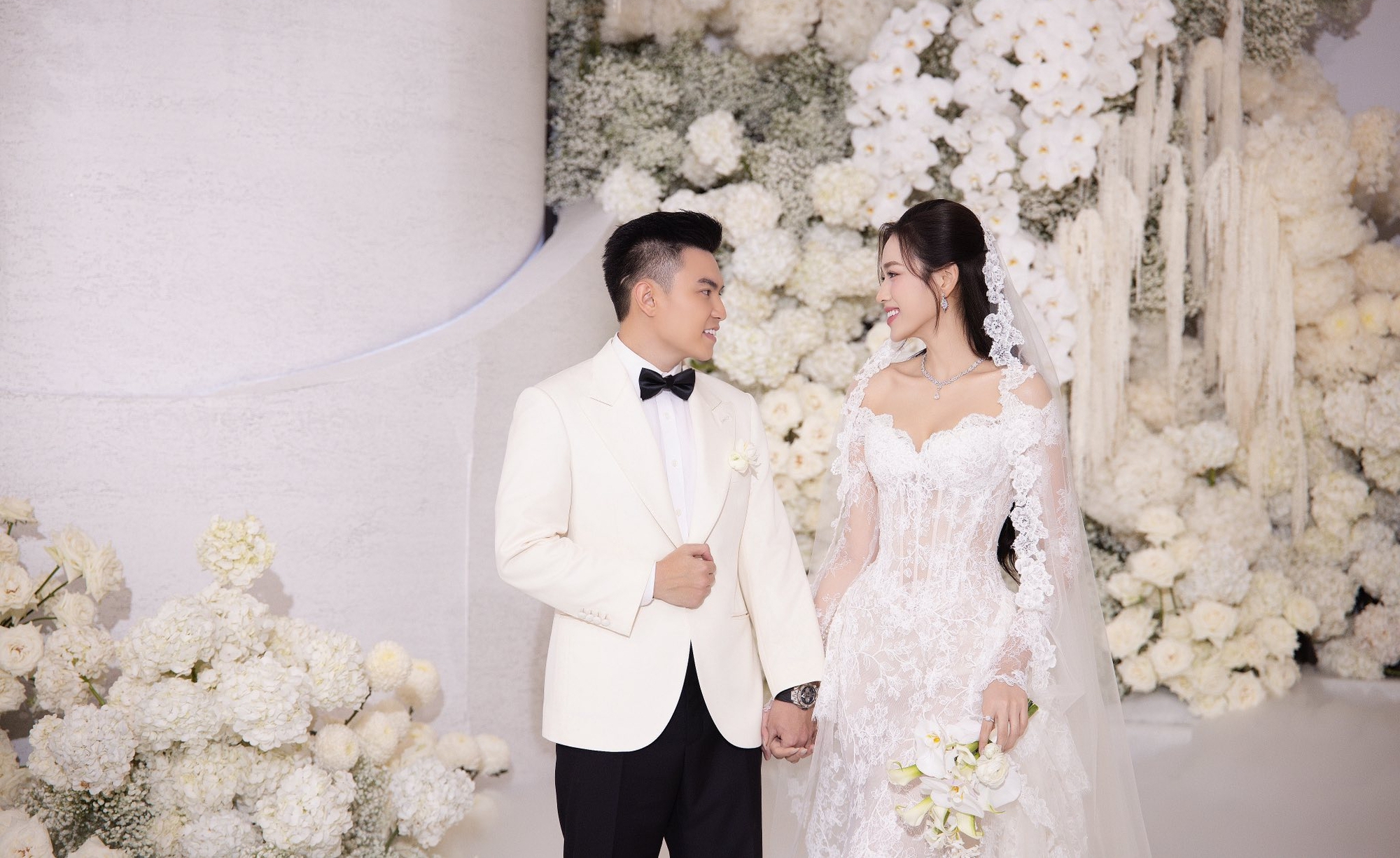 Hoa hậu Đỗ Thị Hà 'lộ' thêm ảnh cưới bên châu Âu- Ảnh 3.