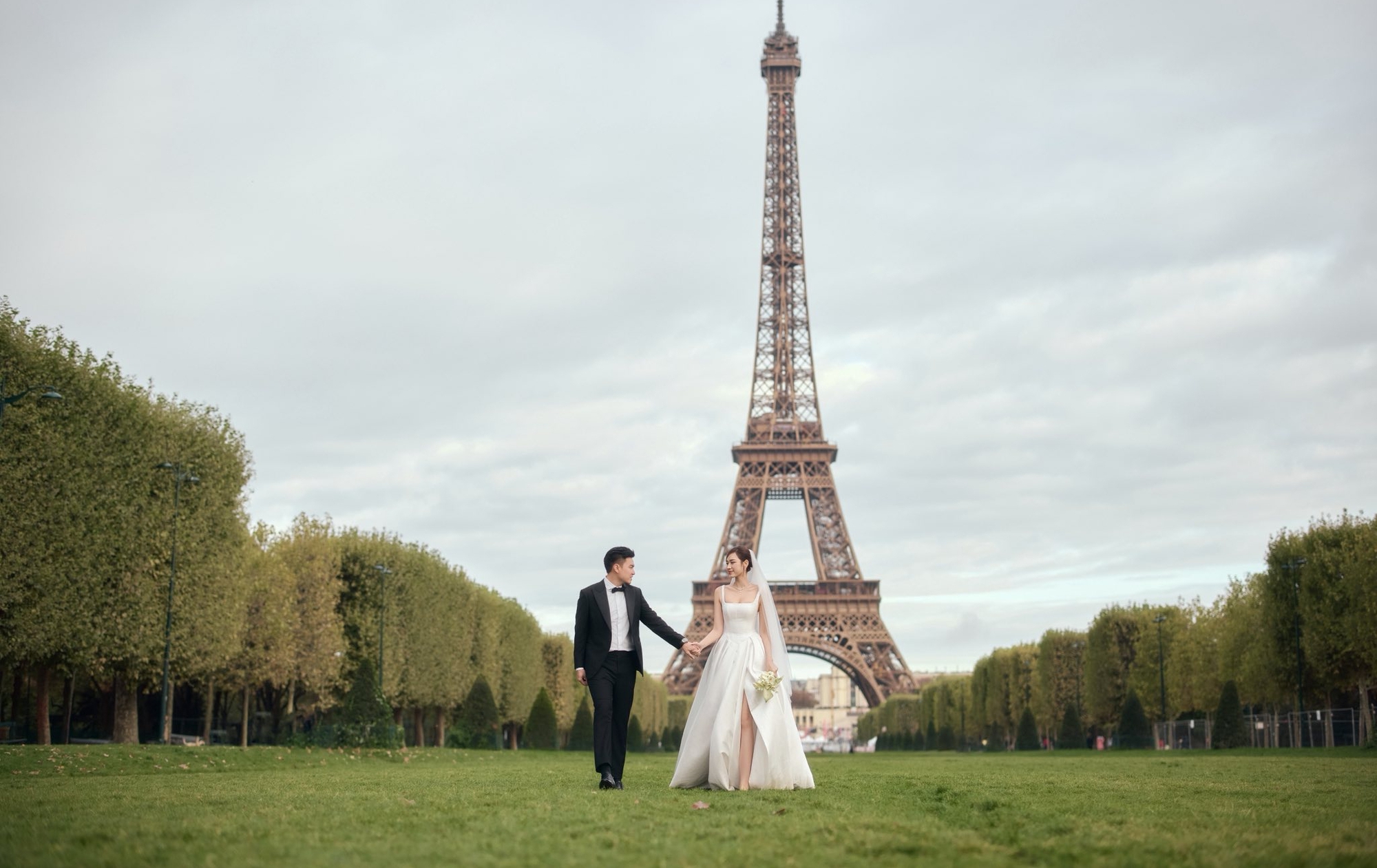 Hoa hậu Đỗ Thị Hà 'lộ' thêm ảnh cưới bên châu Âu- Ảnh 6.