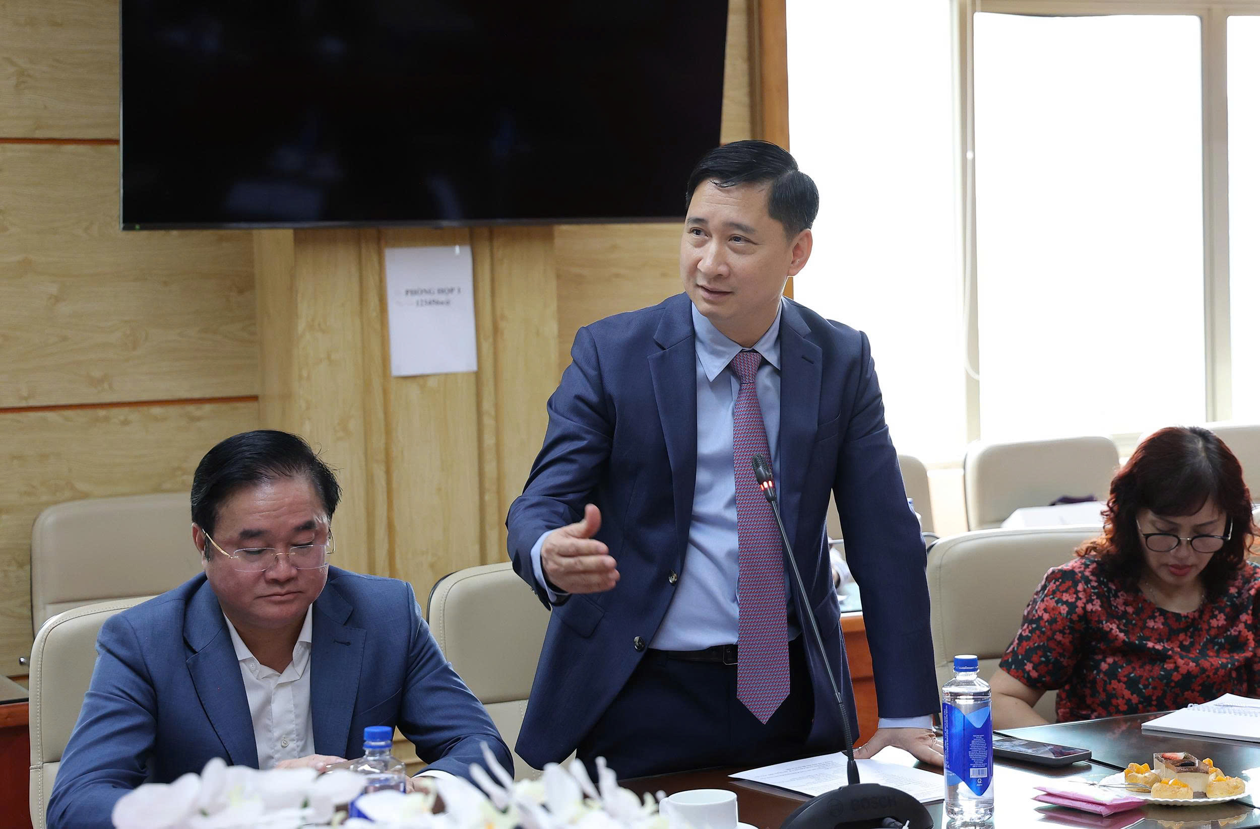 Bộ trưởng Đào Hồng Lan tiếp và làm việc với Chủ tịch khu vực châu Á - Thái Bình Dương của MSD- Ảnh 11.