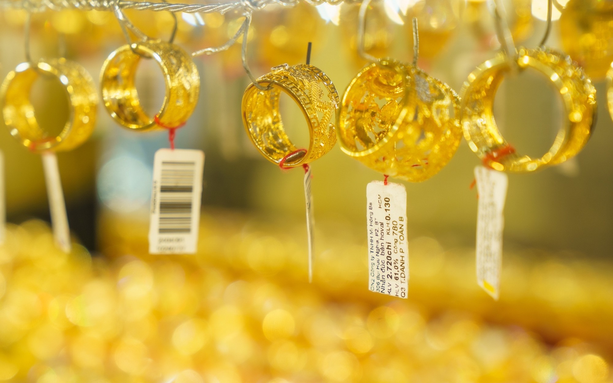 Chốt giá vàng hôm nay ngày 18/3 tiếp đà giảm cực mạnh