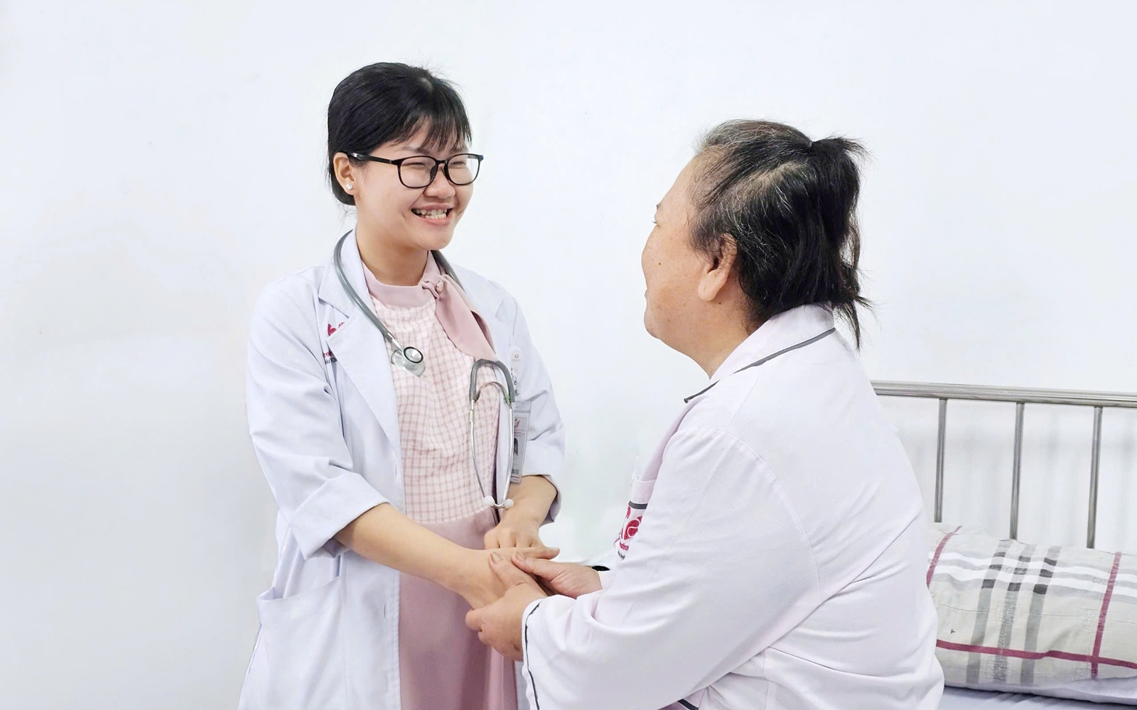 sis 2 17738168870101046485661 0 0 1000 1600 crop 17738169230802004697427