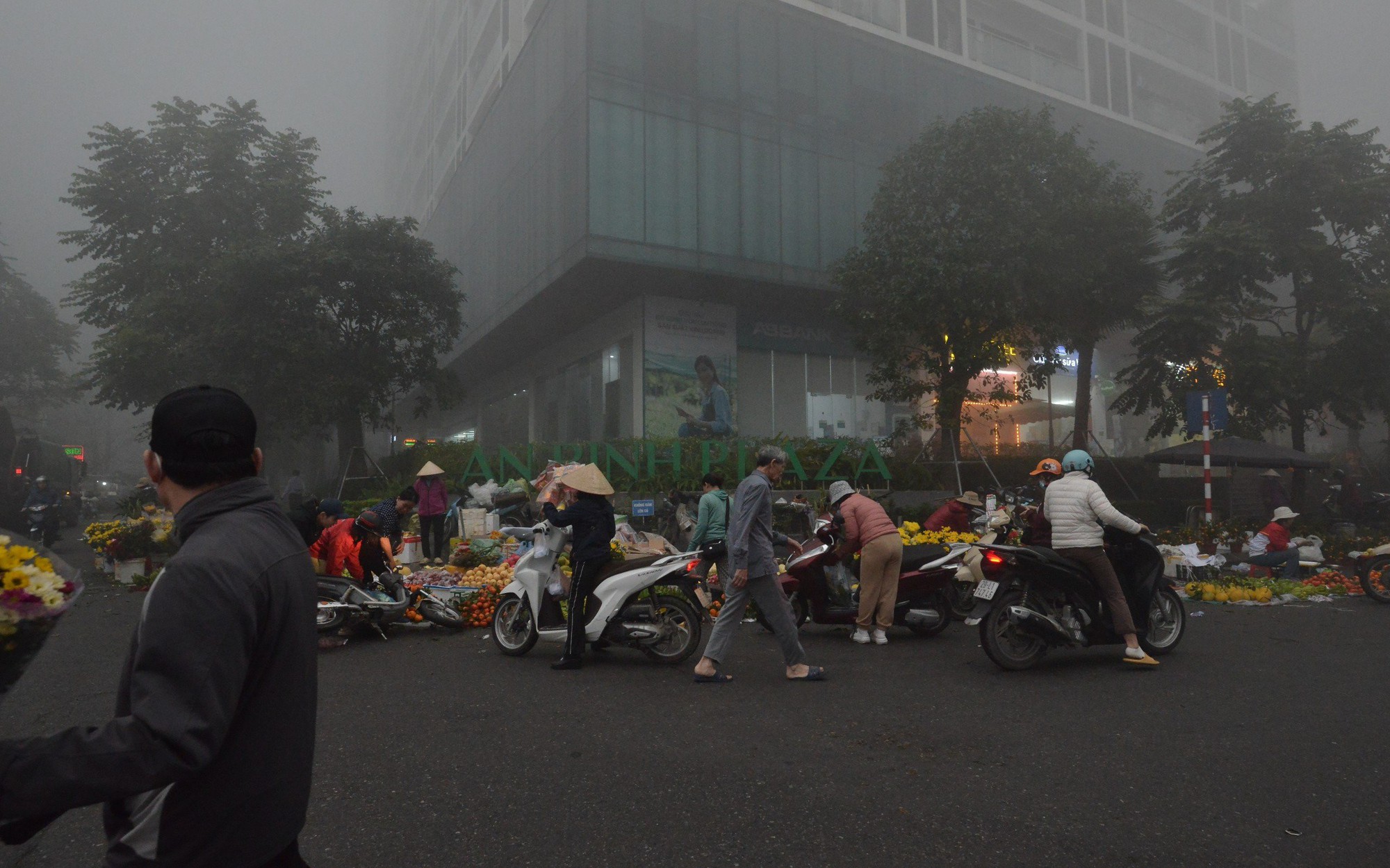 Đón không khí lạnh, miền Bắc chuyển mưa từ đêm mai- Ảnh 2. Miền Bắc sắp đón không khí lạnh lệch đông gây mưa ẩm