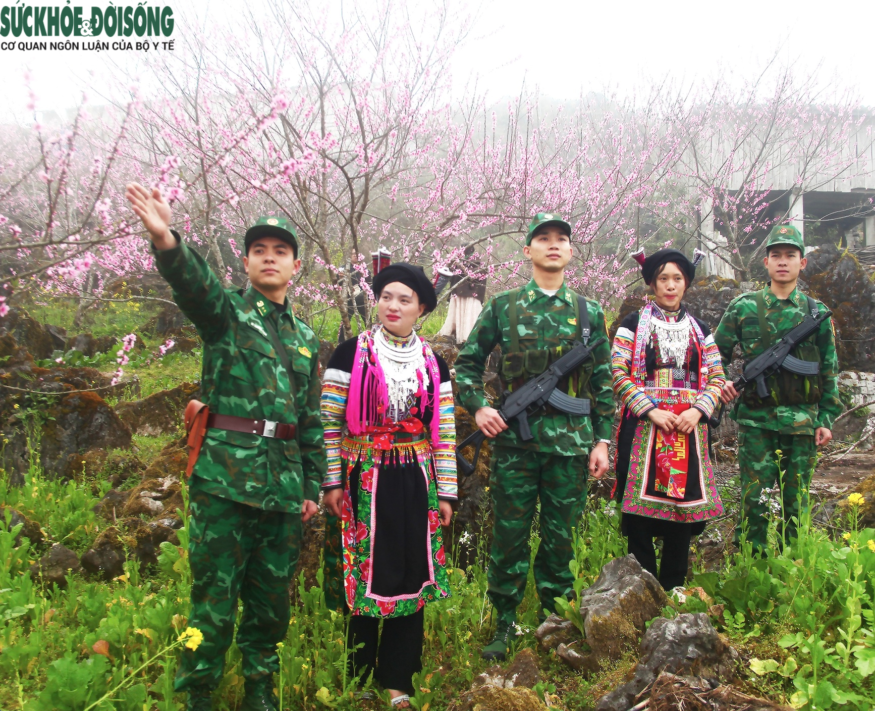 Xây dựng thế trận lòng dân vững chắc nơi tuyến đầu Tổ quốc- Ảnh 1. Xây dựng thế trận lòng dân vững chắc nơi tuyến đầu Tổ quốc- Ảnh 1.