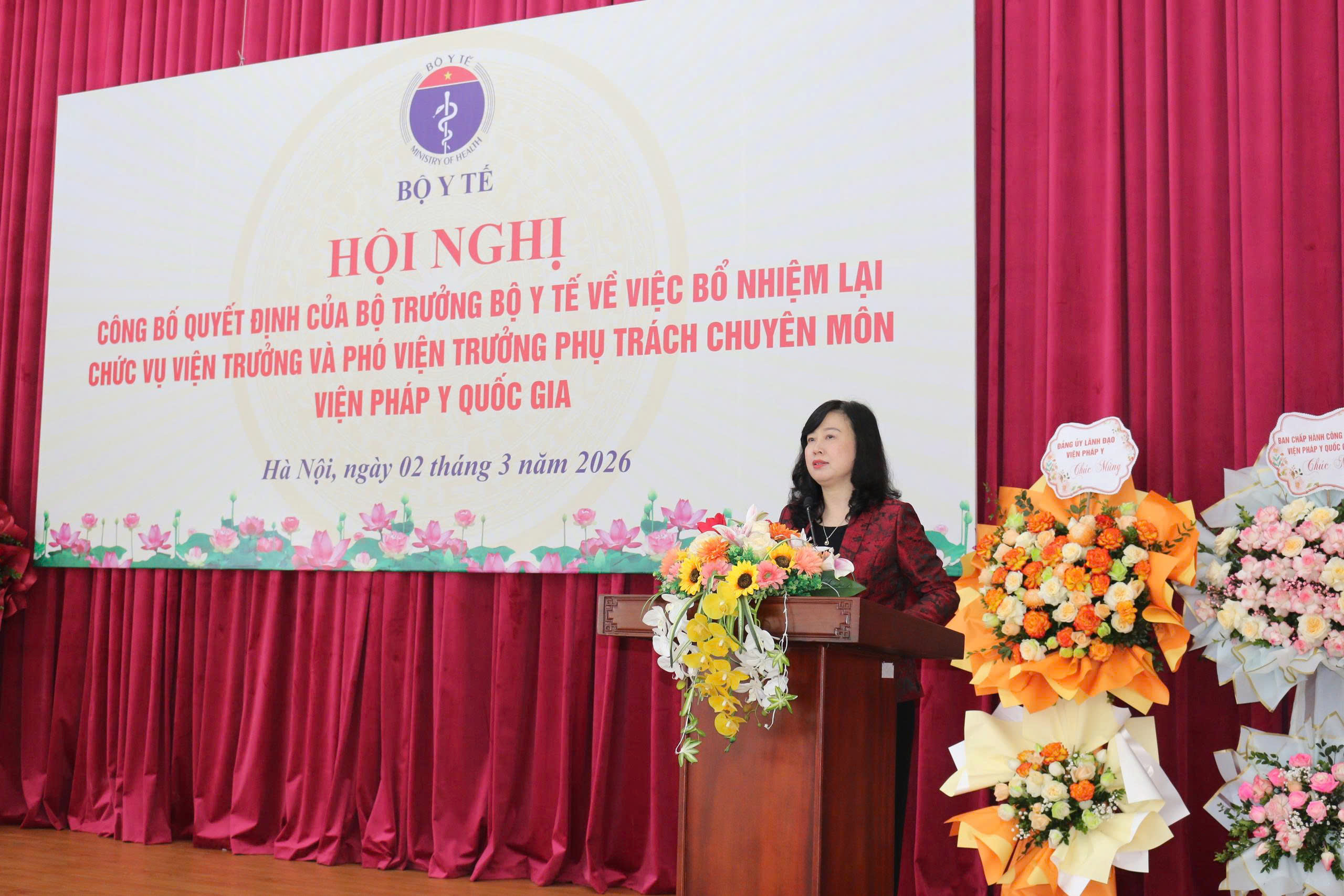 Bộ trưởng Đào Hồng Lan trao quyết định bổ nhiệm lại Viện trưởng, Phó Viện trưởng Viện Pháp y Quốc gia- Ảnh 2. Bộ trưởng Đào Hồng Lan trao quyết định bổ nhiệm lại Viện trưởng, Phó Viện trưởng Viện Pháp y Quốc gia- Ảnh 2.