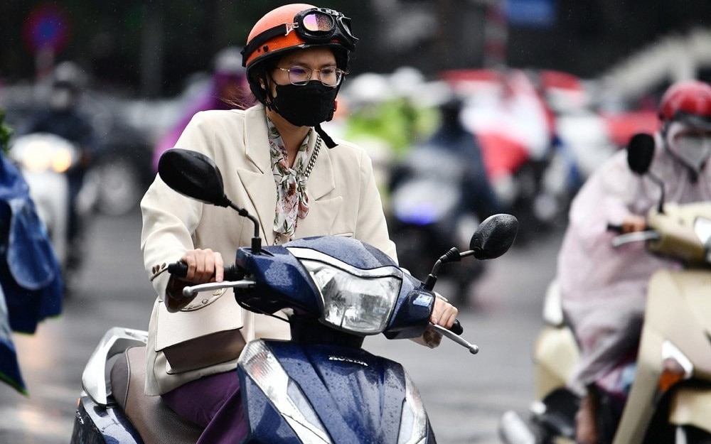 Miền Bắc chuyển mưa, nhiệt giảm mạnh do không khí lạnh- Ảnh 2. Nhiệt giảm xuống dưới 15 độ khi không khí lạnh bao phủ