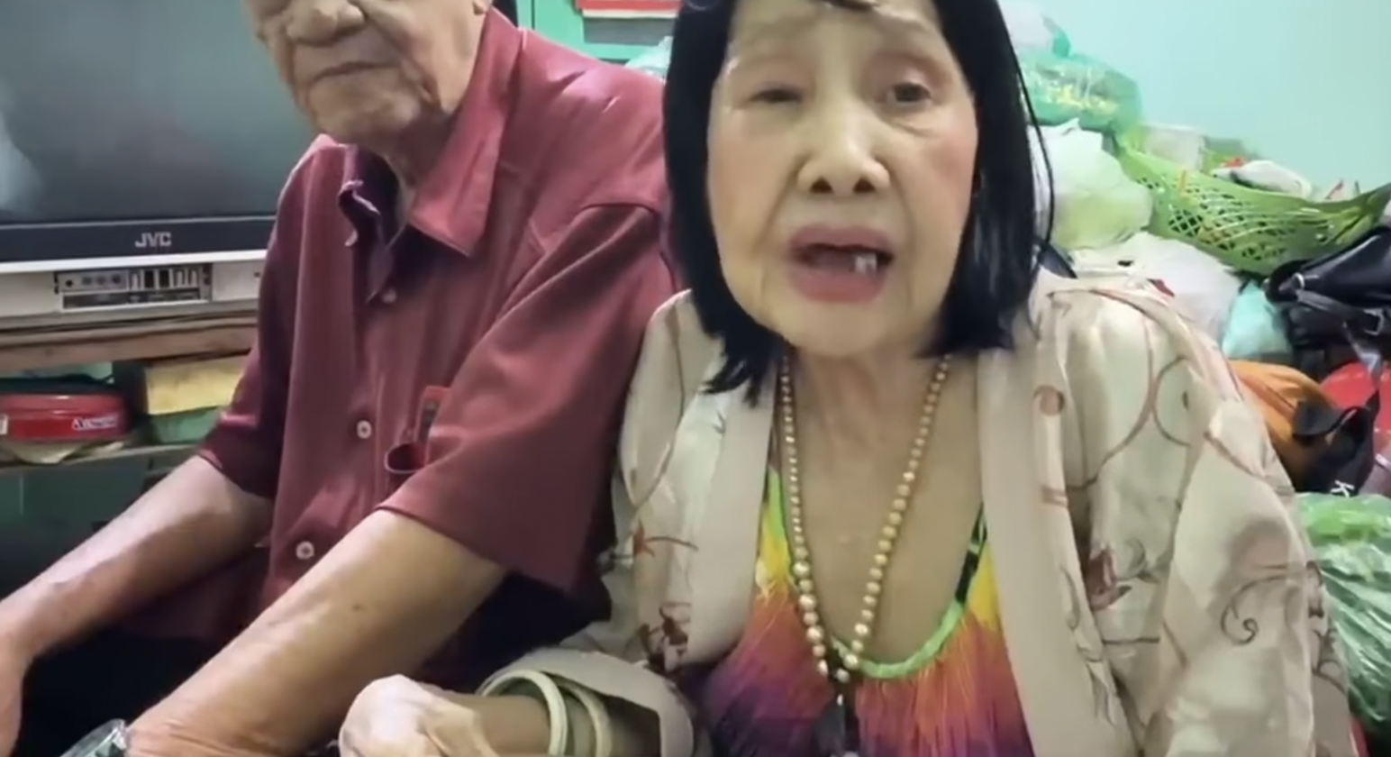 Giọng ca cải lương đoàn Kim Chung một thời, U80 chật vật trong căn nhà 10m2, chồng bán vé số- Ảnh 2. Giọng ca cải lương đoàn Kim Chung một thời, U80 chật vật trong căn nhà 10m2, chồng bán vé số- Ảnh 2.