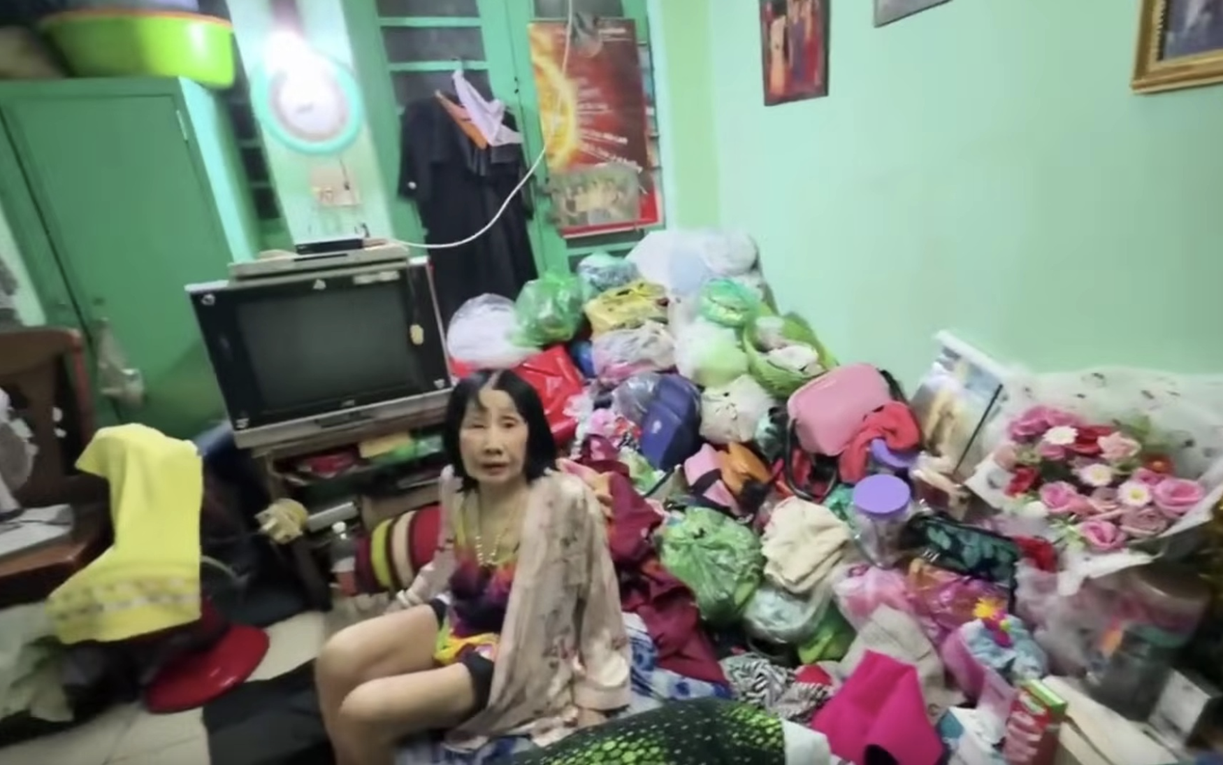 Giọng ca cải lương đoàn Kim Chung một thời, U80 chật vật trong căn nhà 10m2, chồng bán vé số- Ảnh 1. Giọng ca cải lương đoàn Kim Chung một thời, U80 chật vật trong căn nhà 10m2, chồng bán vé số- Ảnh 1.