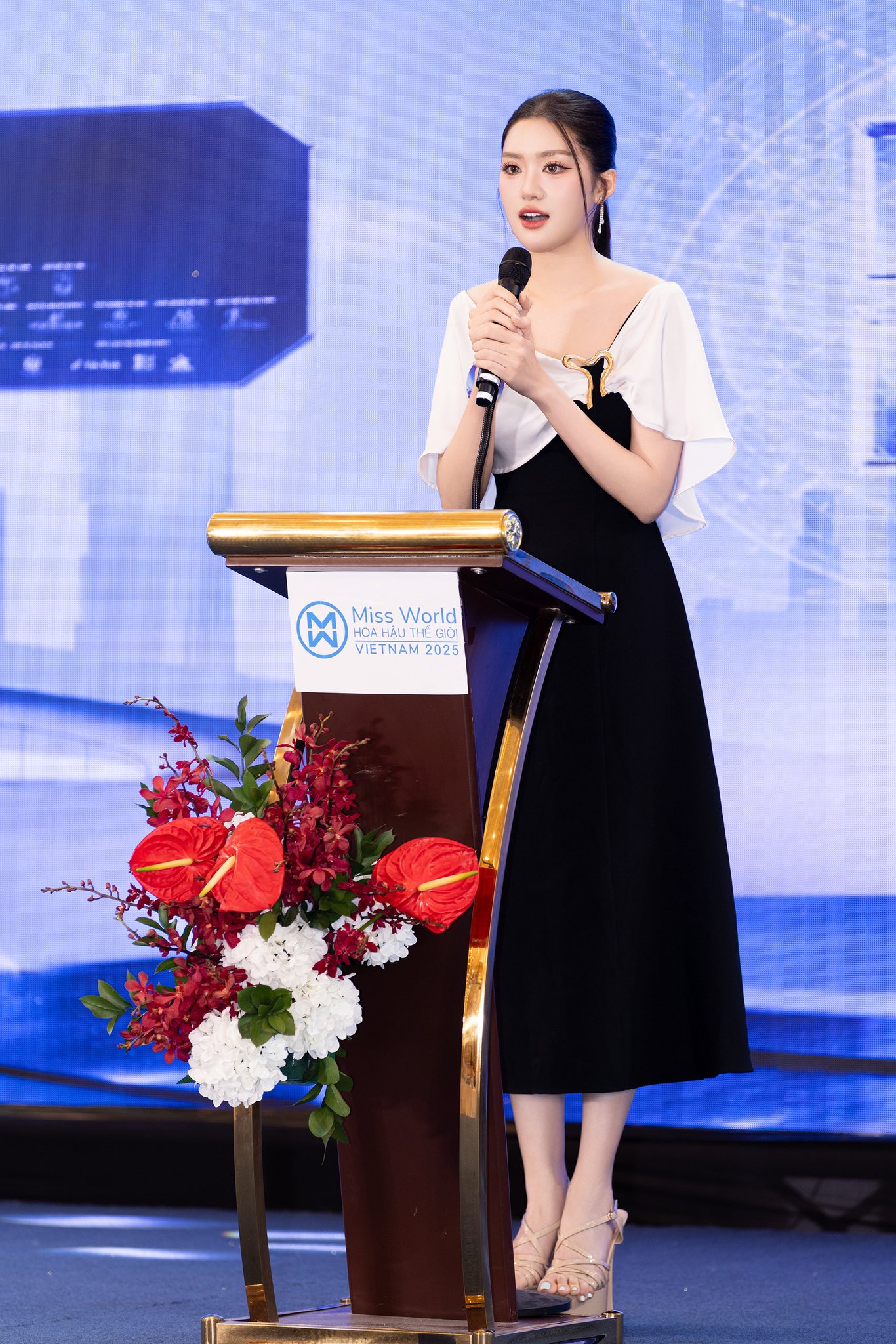 Phương Oanh lại gây chú ý tại Miss World Vietnam 2025- Ảnh 1.