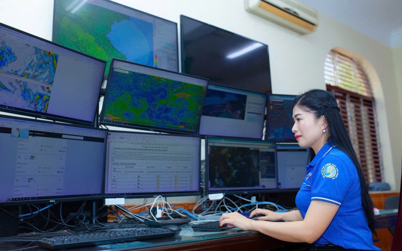 Cả nước có gần 3000 trạm khí tượng theo dõi cảnh báo thời tiết, thiên tai- Ảnh 2. Cả nước có gần 3000 trạm khí tượng theo dõi cảnh báo thời tiết, thiên tai- Ảnh 2.