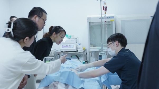 Mirai Care đồng hành cùng bé Hải Đăng điều trị tế bào gốc tại Nhật Bản- Ảnh 2.