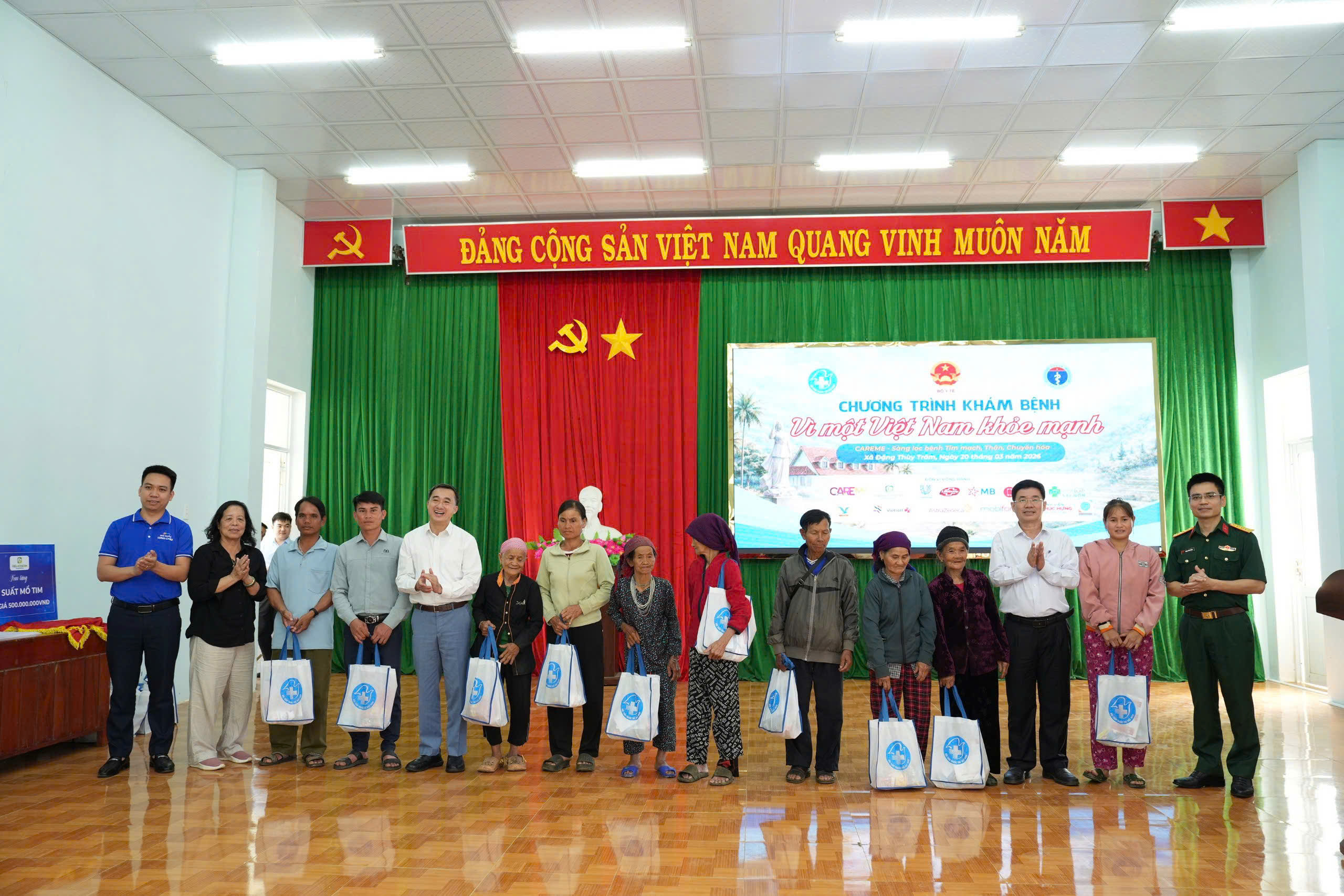 Lan tỏa tinh thần phụng sự vì sức khỏe nhân dân từ vùng đất mang tên liệt sĩ, bác sĩ Đặng Thùy Trâm- Ảnh 3.