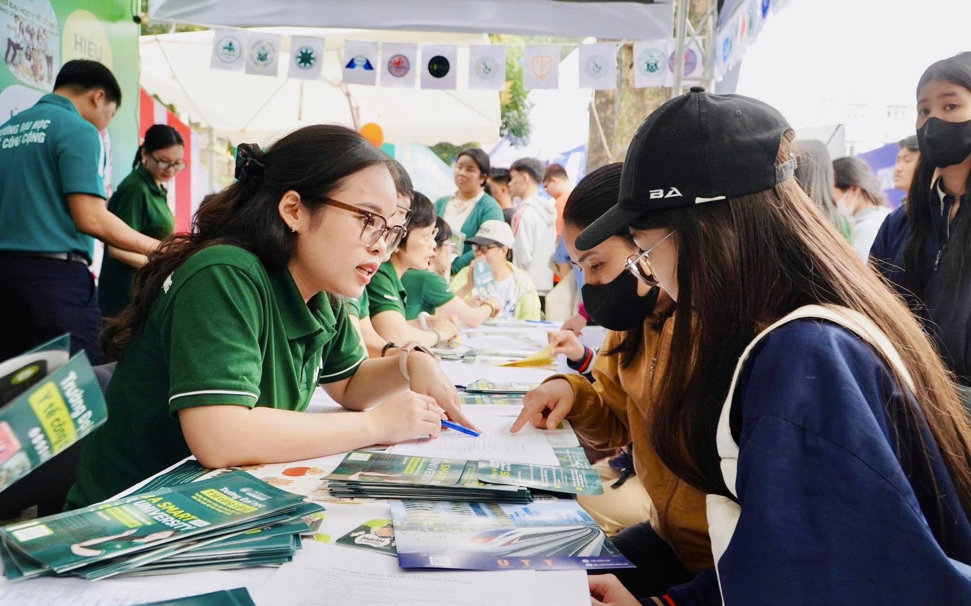 Kỳ thi tốt nghiệp THPT 2026 và kịch bản hóa giải gian lận công nghệ cao- Ảnh 4. Thí sinh tự do nộp hồ sơ dự thi tốt nghiệp THPT ở đâu?