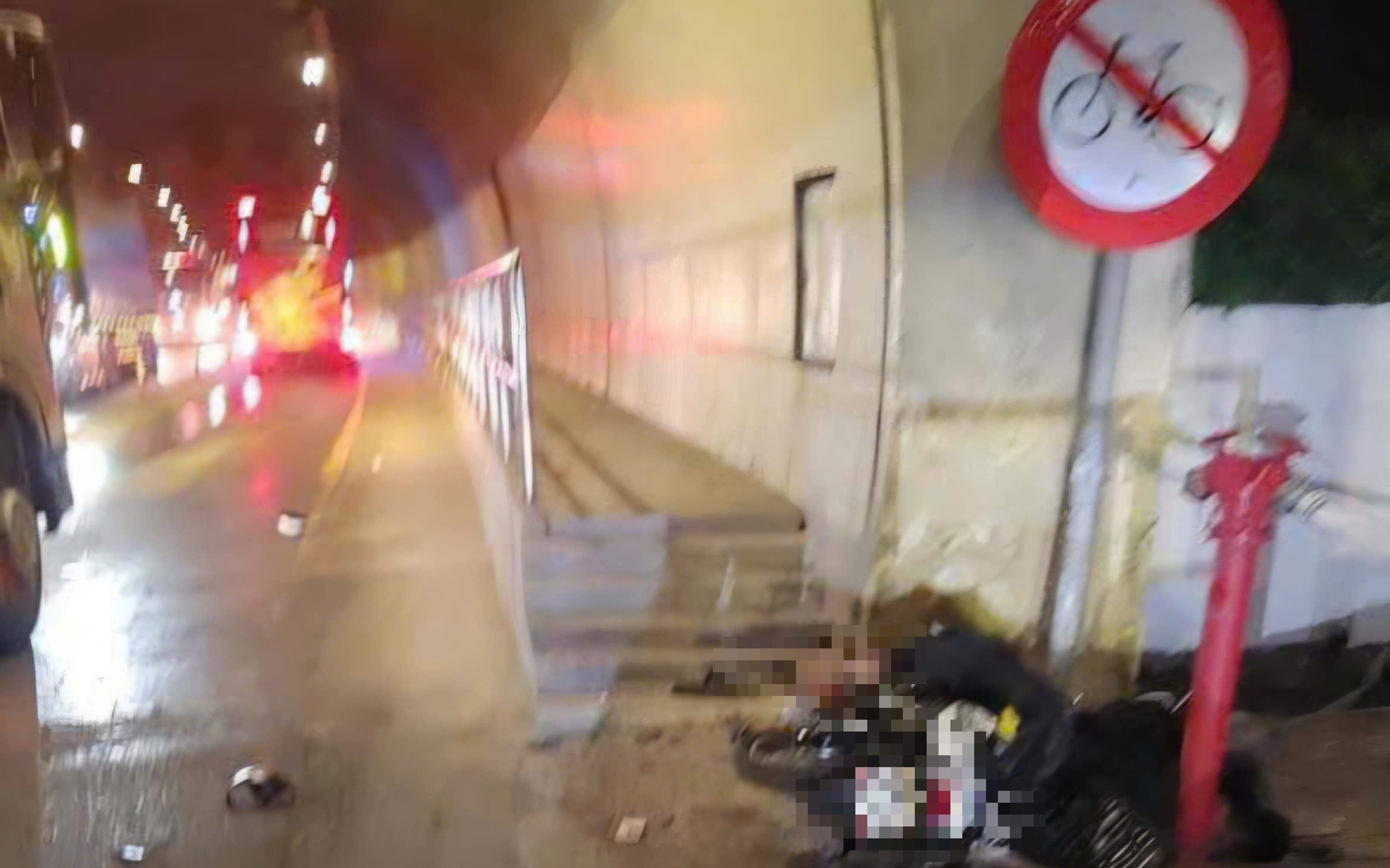 Tai nạn giao thông nghiêm trọng ở Huế khiến 2 người tử vong tại cửa hầm