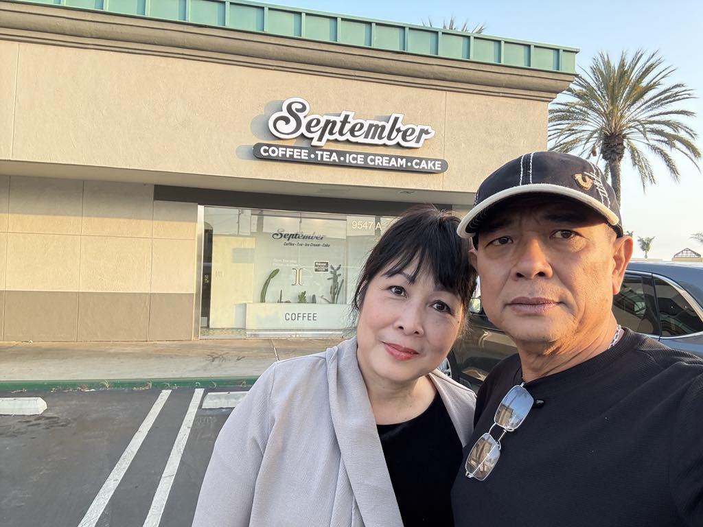 NSND Hồng Vân - tài tử Lê Tuấn Anh có hôn nhân đẹp ở tuổi trung niên- Ảnh 4. NSND Hồng Vân - tài tử Lê Tuấn Anh có hôn nhân đẹp ở tuổi trung niên- Ảnh 4.