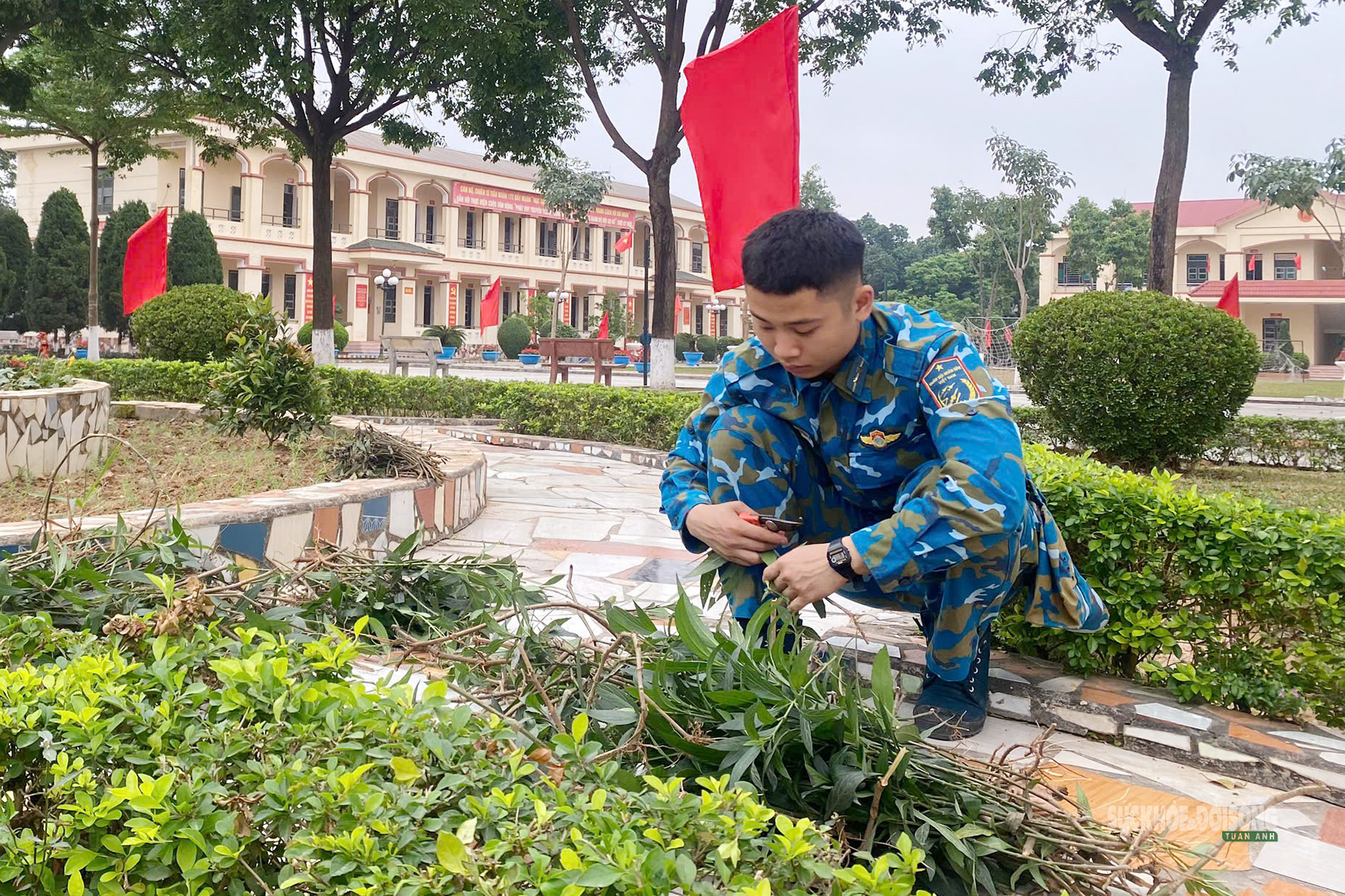 'Chủ nhật xanh' trong sắc áo lính Phòng không - Không quân- Ảnh 1.